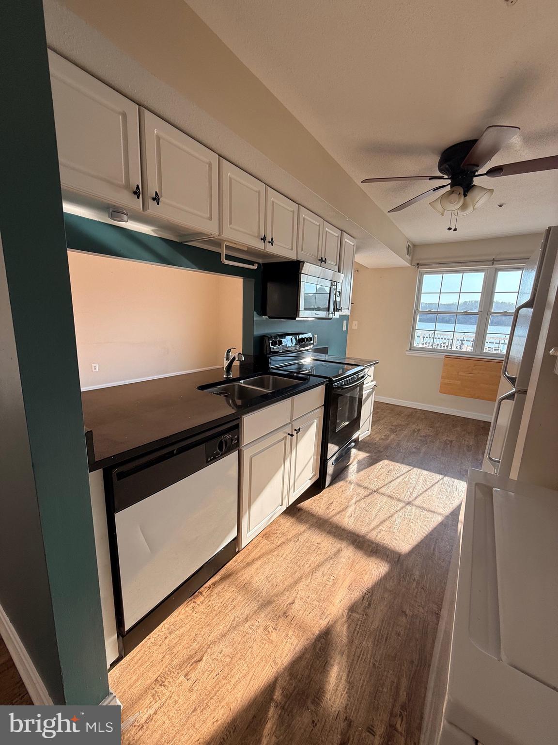 TOMES LANDING - Residential