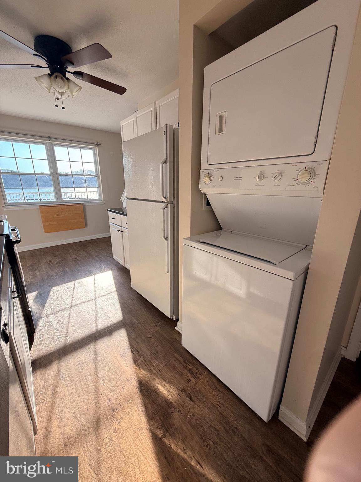 TOMES LANDING - Residential