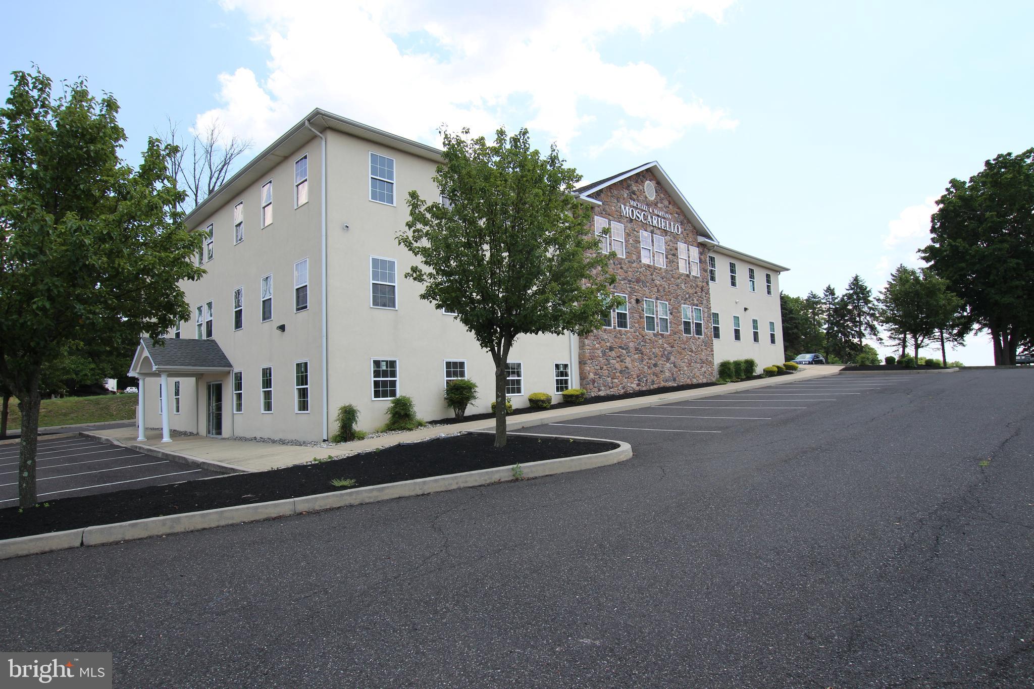 3055 RIDGE PIKE 3B