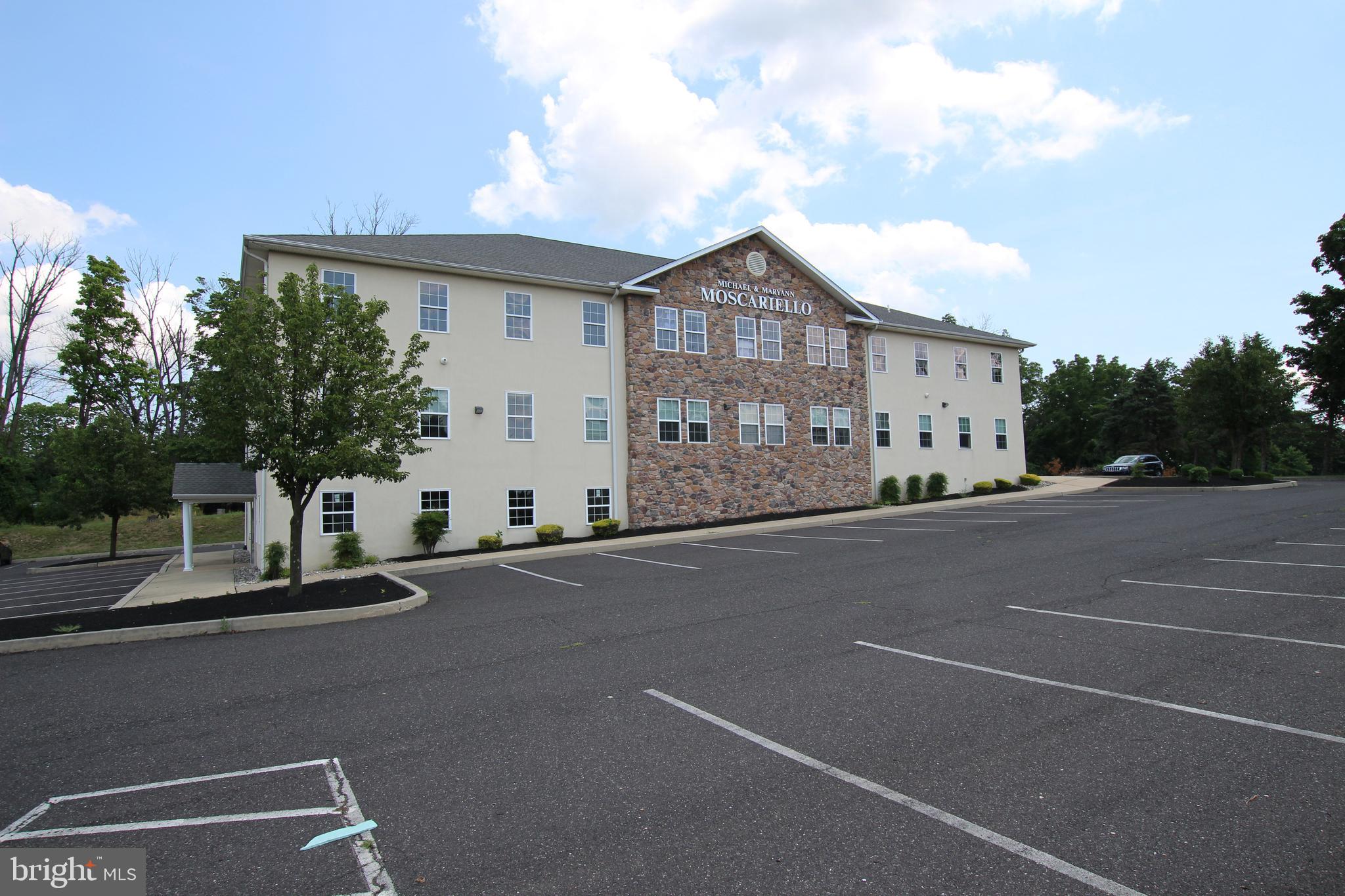 3055 RIDGE PIKE 3B