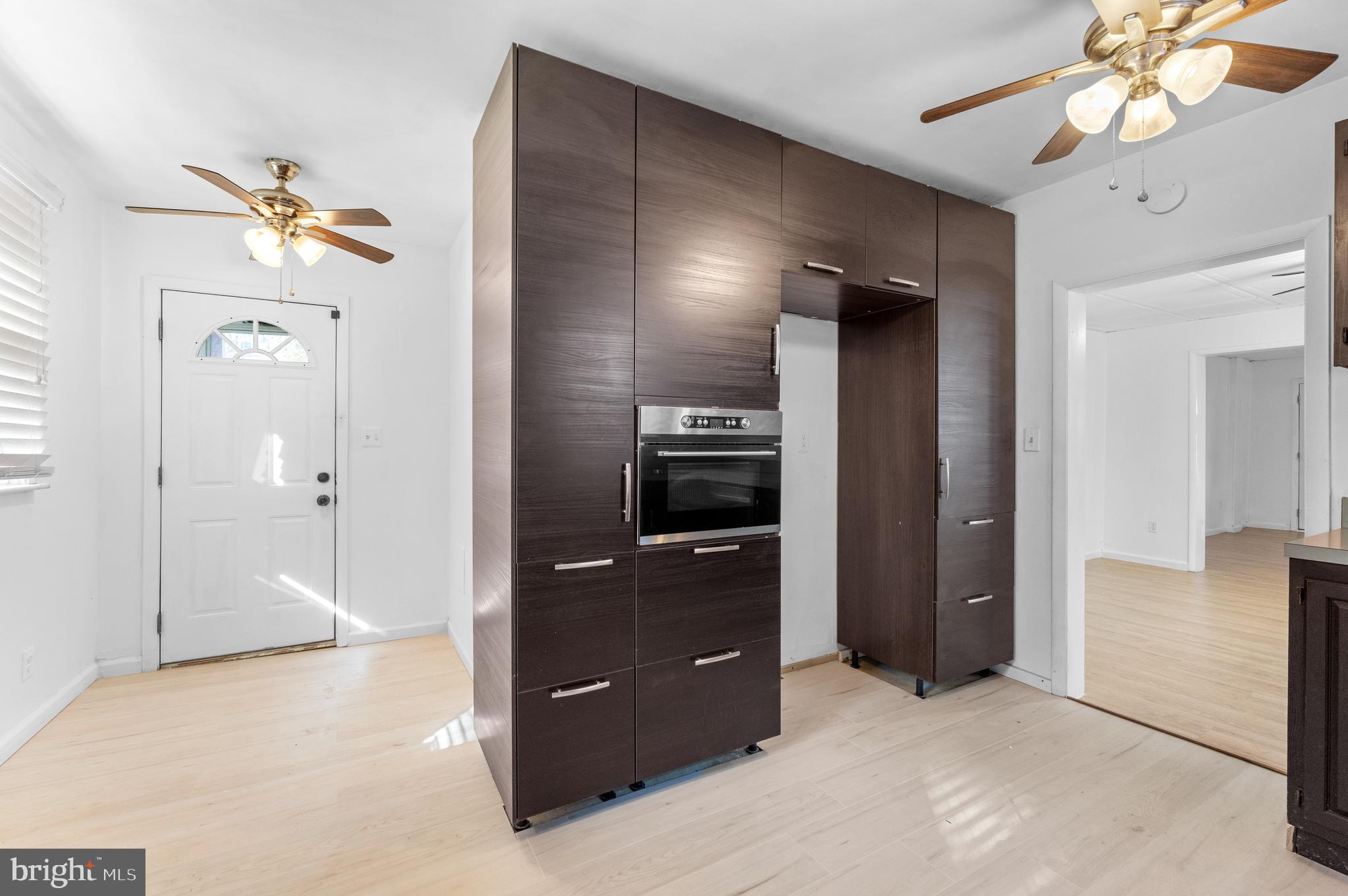 LARCHMONT - Residential Lease