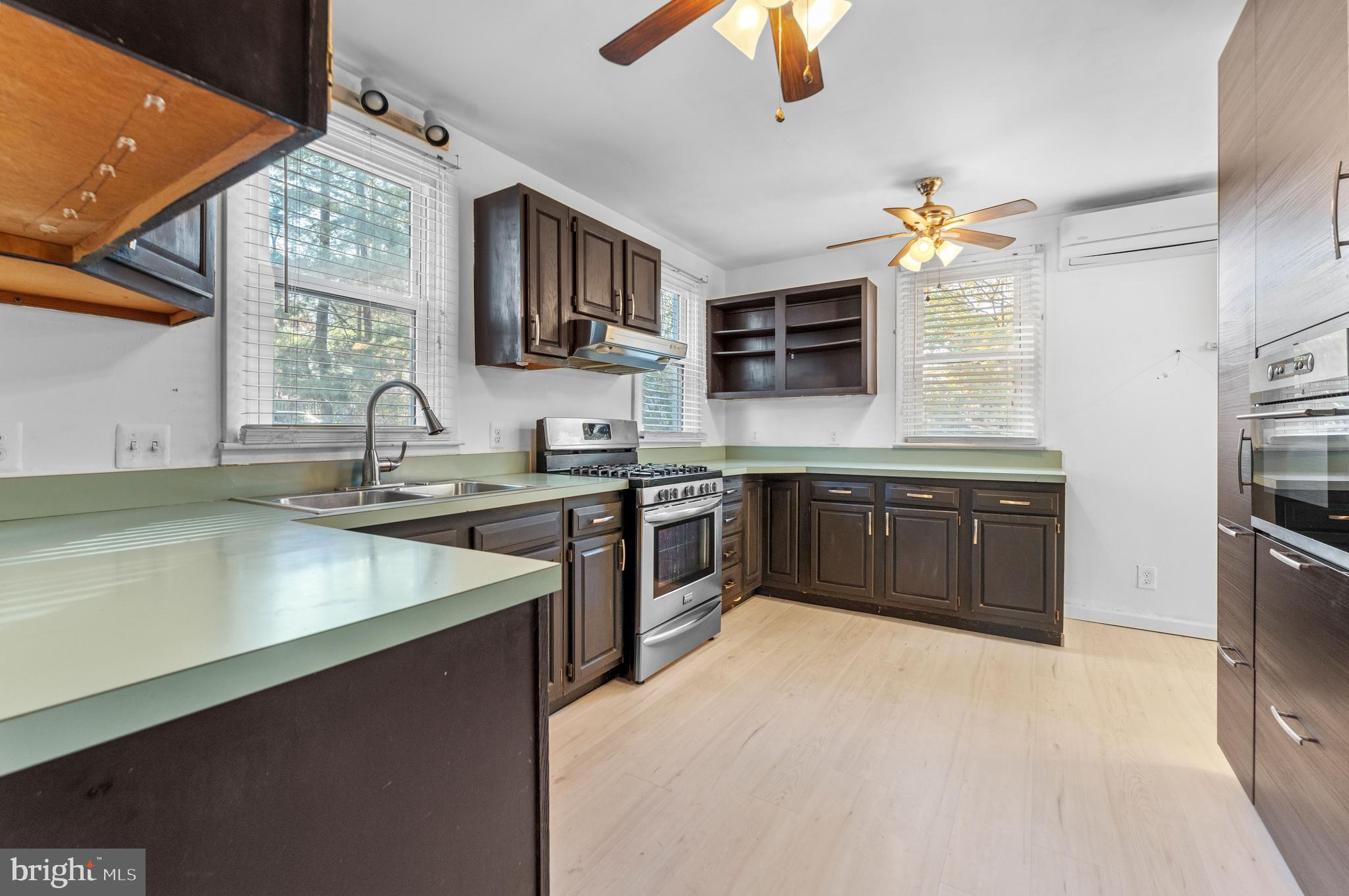 LARCHMONT - Residential Lease