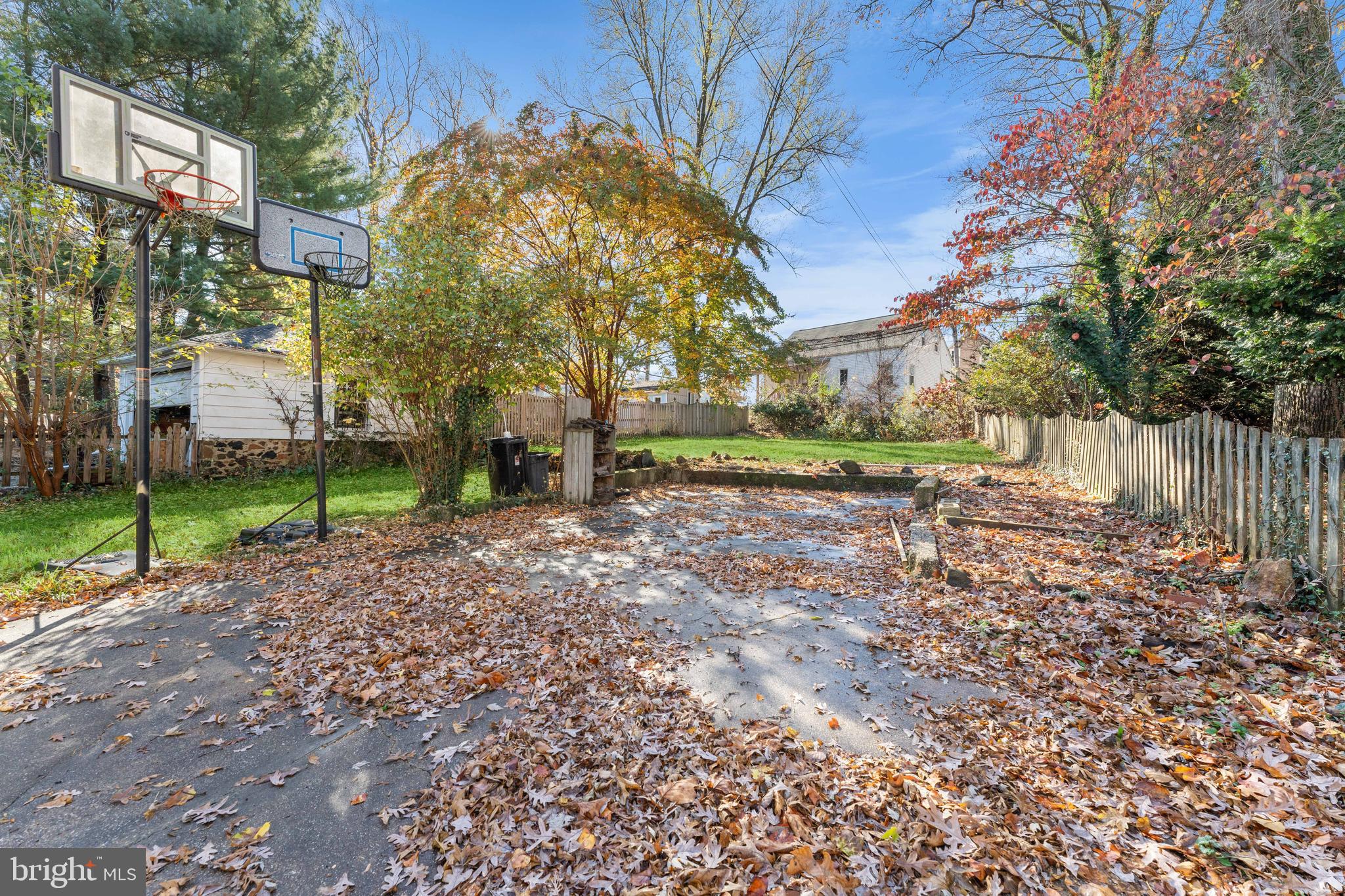 LARCHMONT - Residential Lease