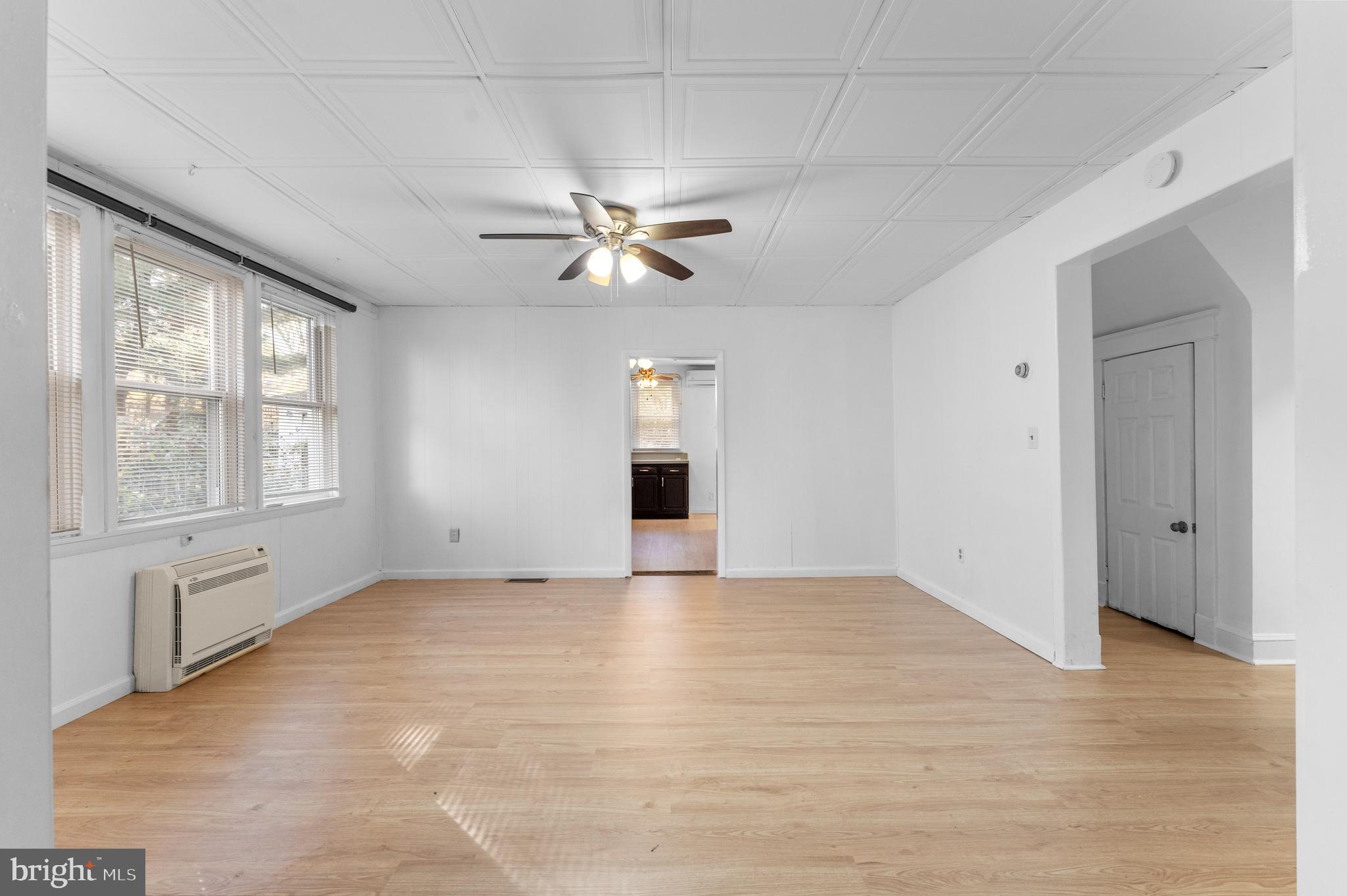 LARCHMONT - Residential Lease