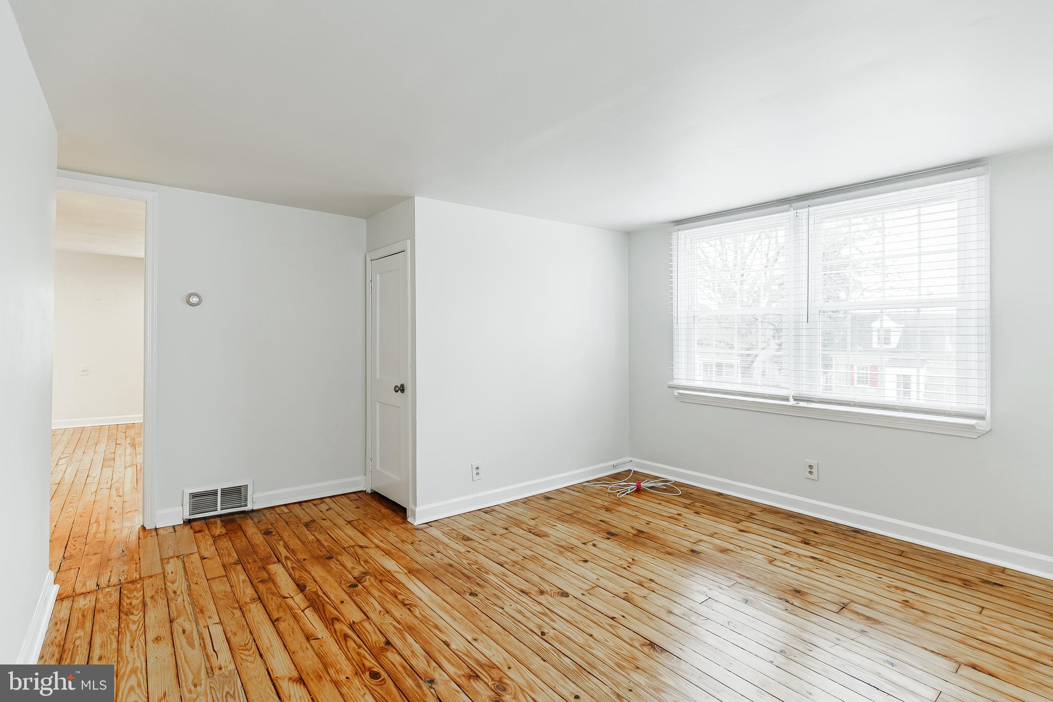 GLENSIDE - Residential Lease