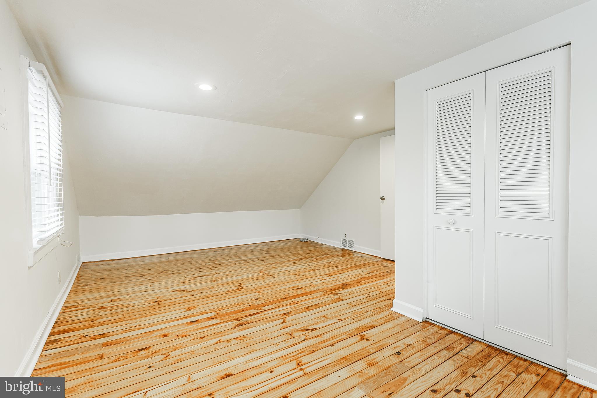 GLENSIDE - Residential Lease