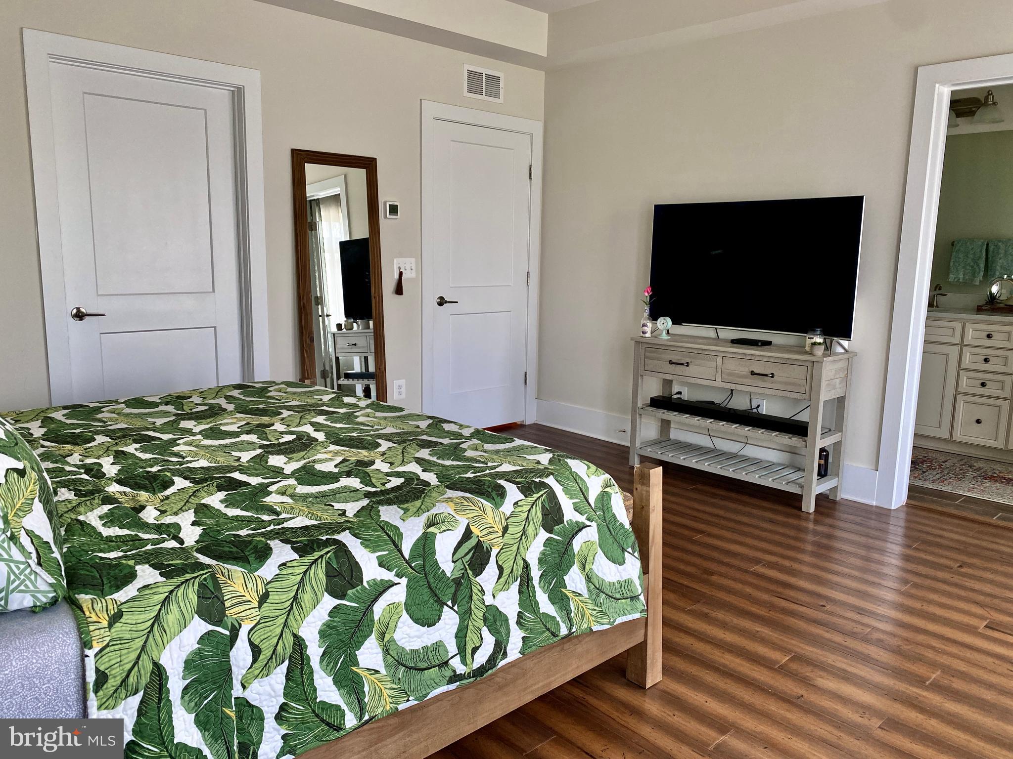 ASHBURN OVERLOOK - Residential Lease