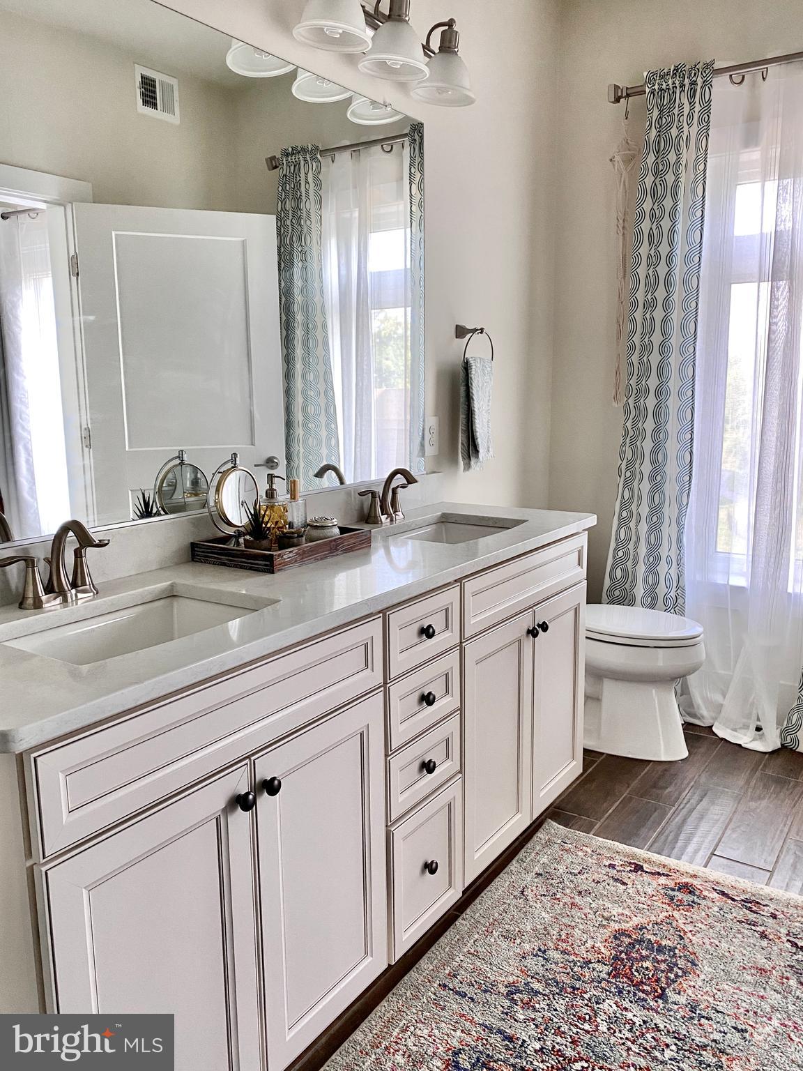 ASHBURN OVERLOOK - Residential Lease