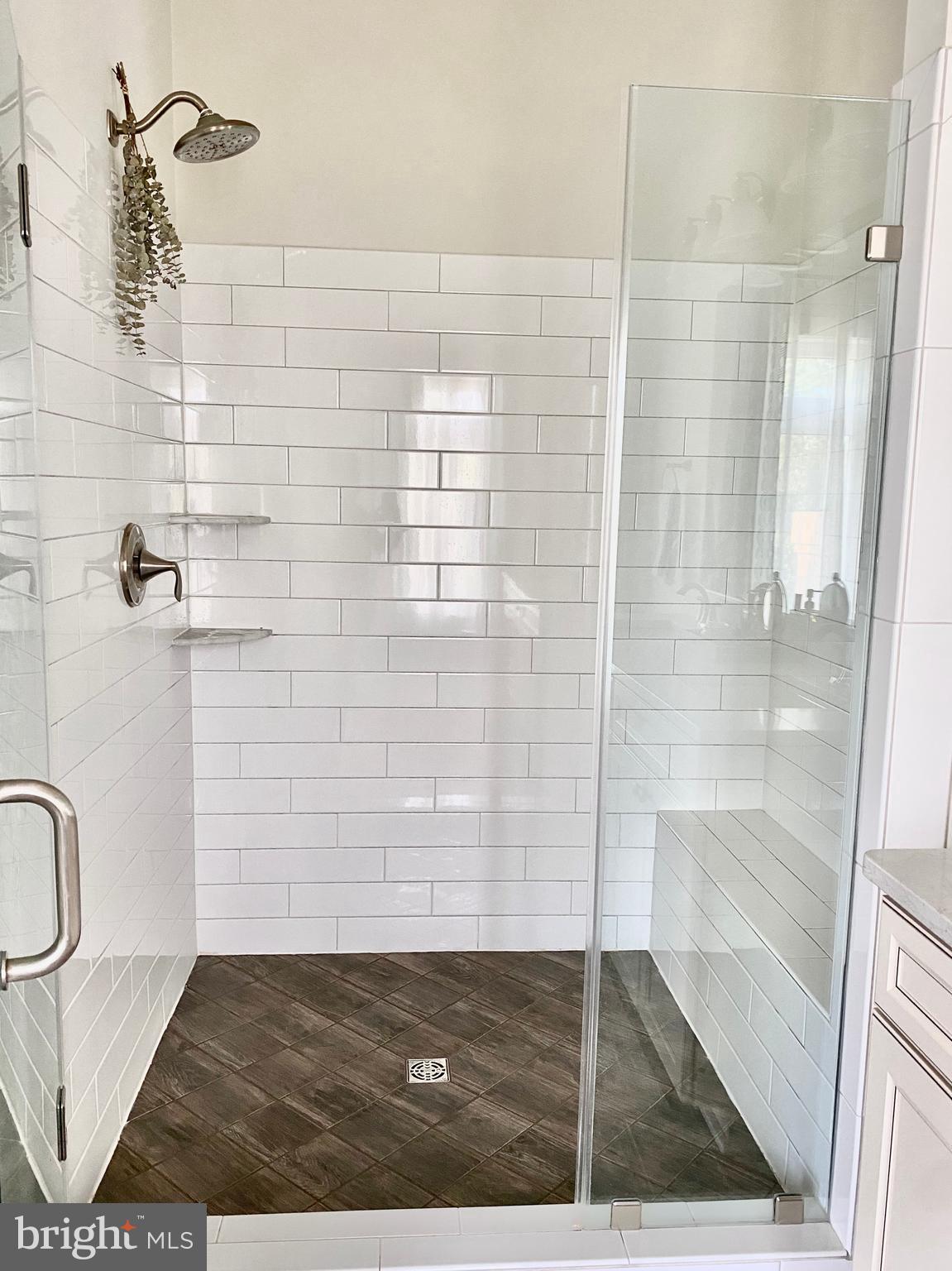 ASHBURN OVERLOOK - Residential Lease