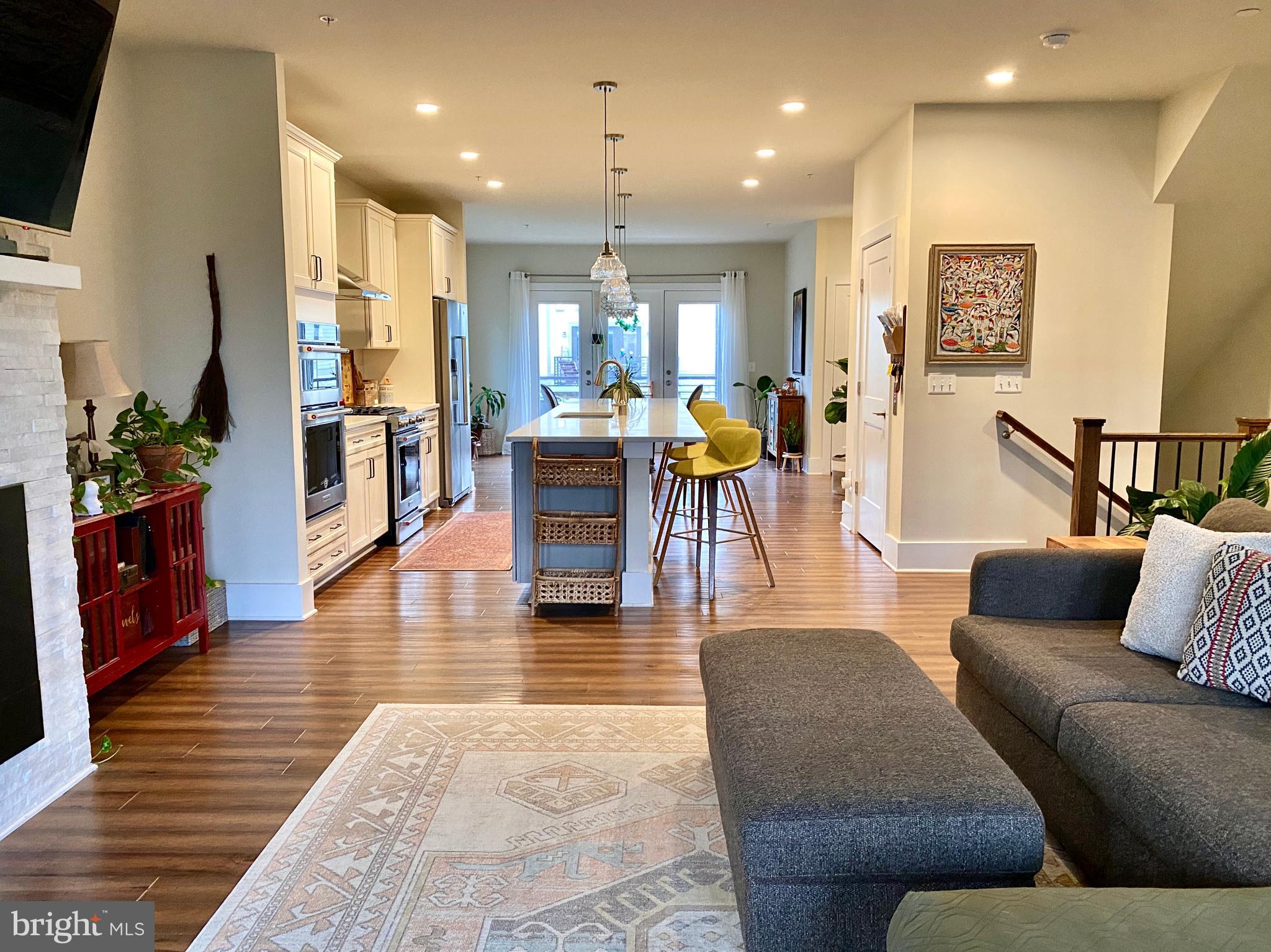 ASHBURN OVERLOOK - Residential Lease