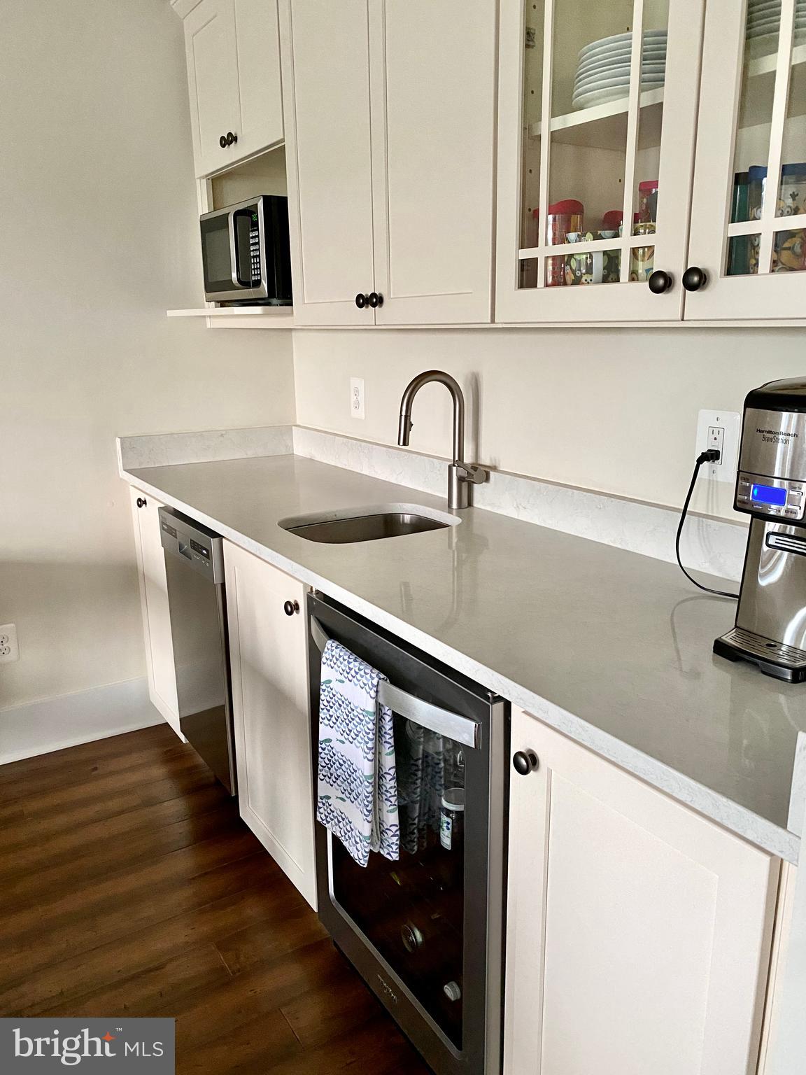 ASHBURN OVERLOOK - Residential Lease