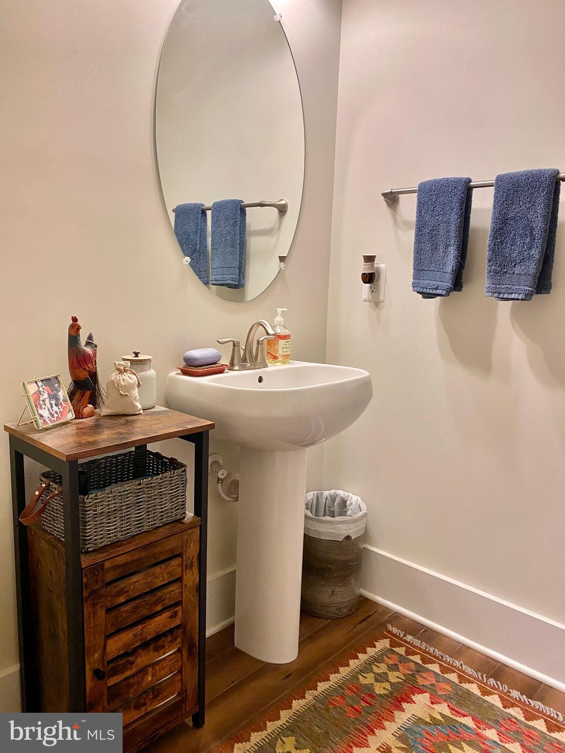 ASHBURN OVERLOOK - Residential Lease