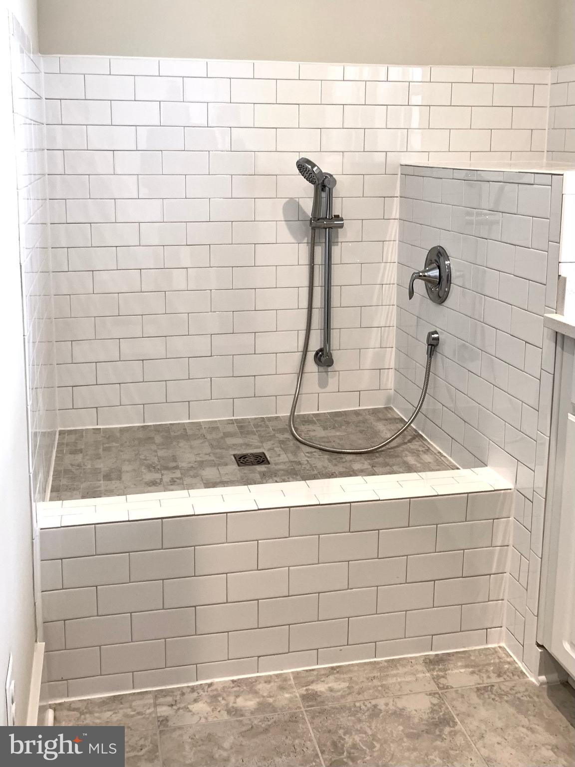 ASHBURN OVERLOOK - Residential Lease