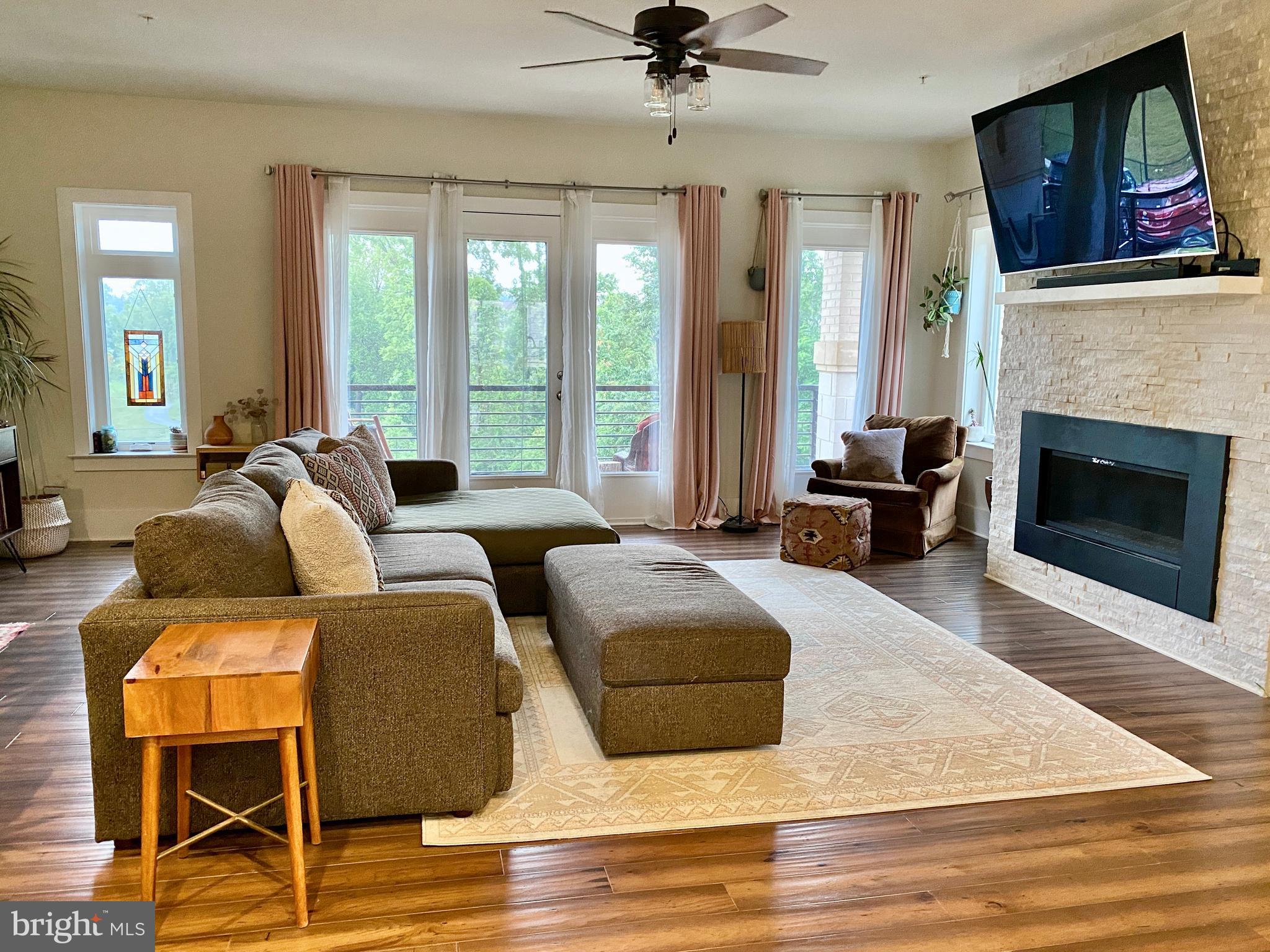 ASHBURN OVERLOOK - Residential Lease