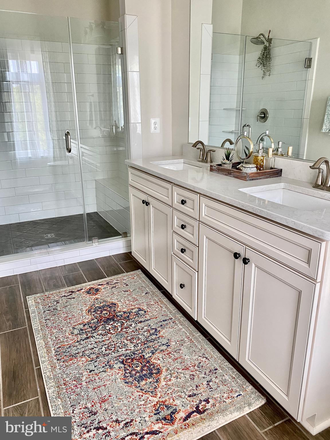 ASHBURN OVERLOOK - Residential Lease