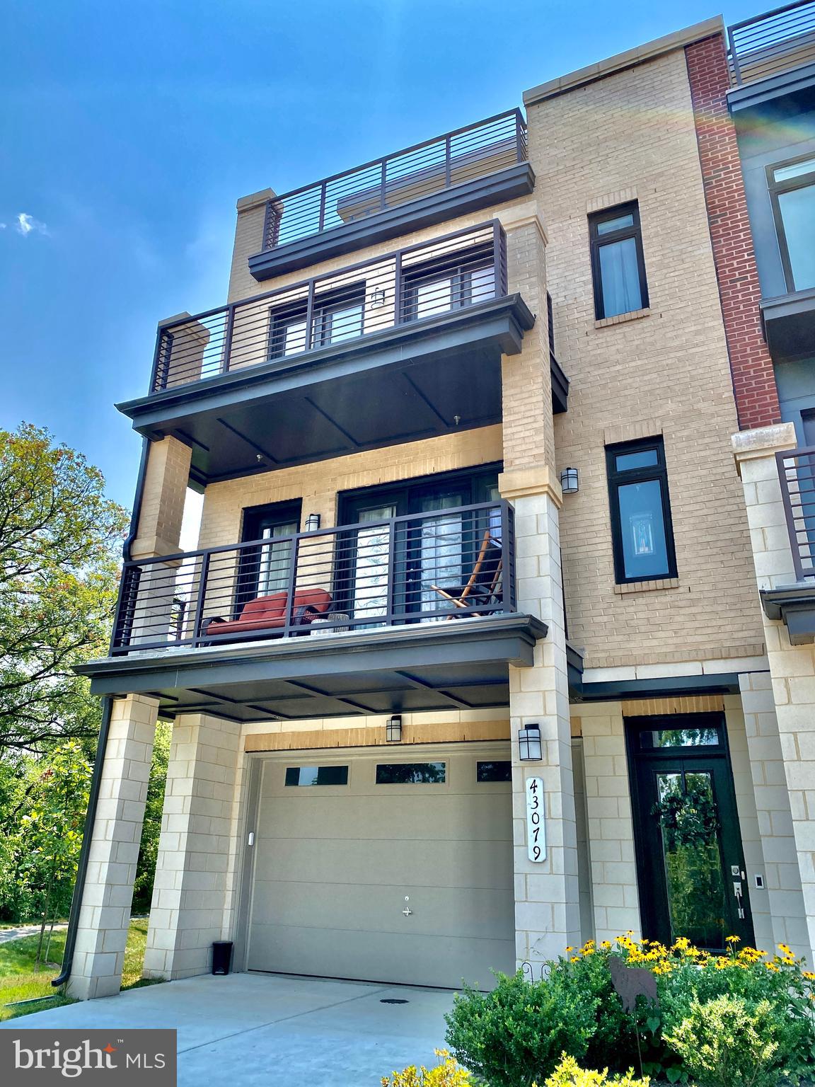 ASHBURN OVERLOOK - Residential Lease