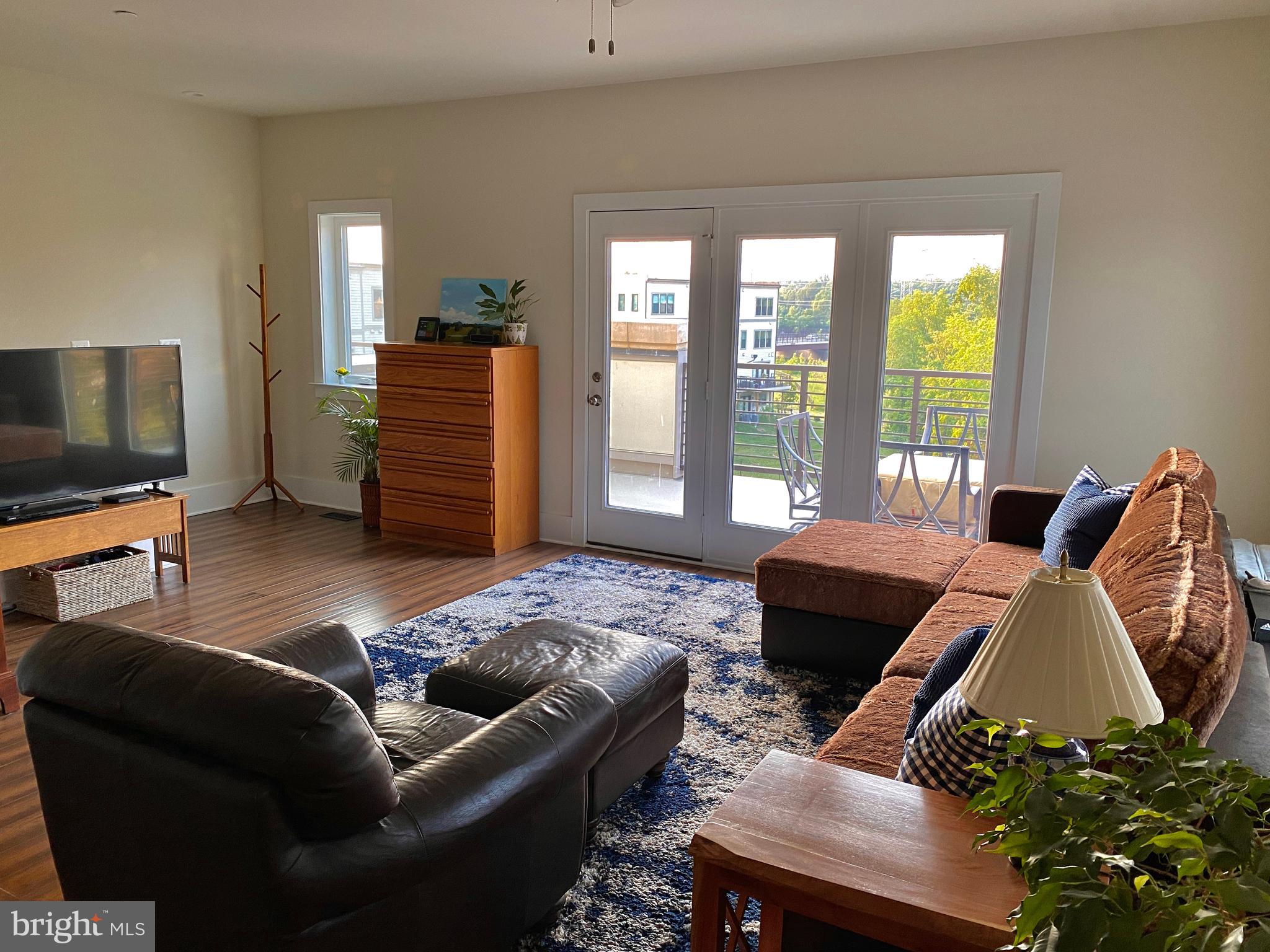 ASHBURN OVERLOOK - Residential Lease