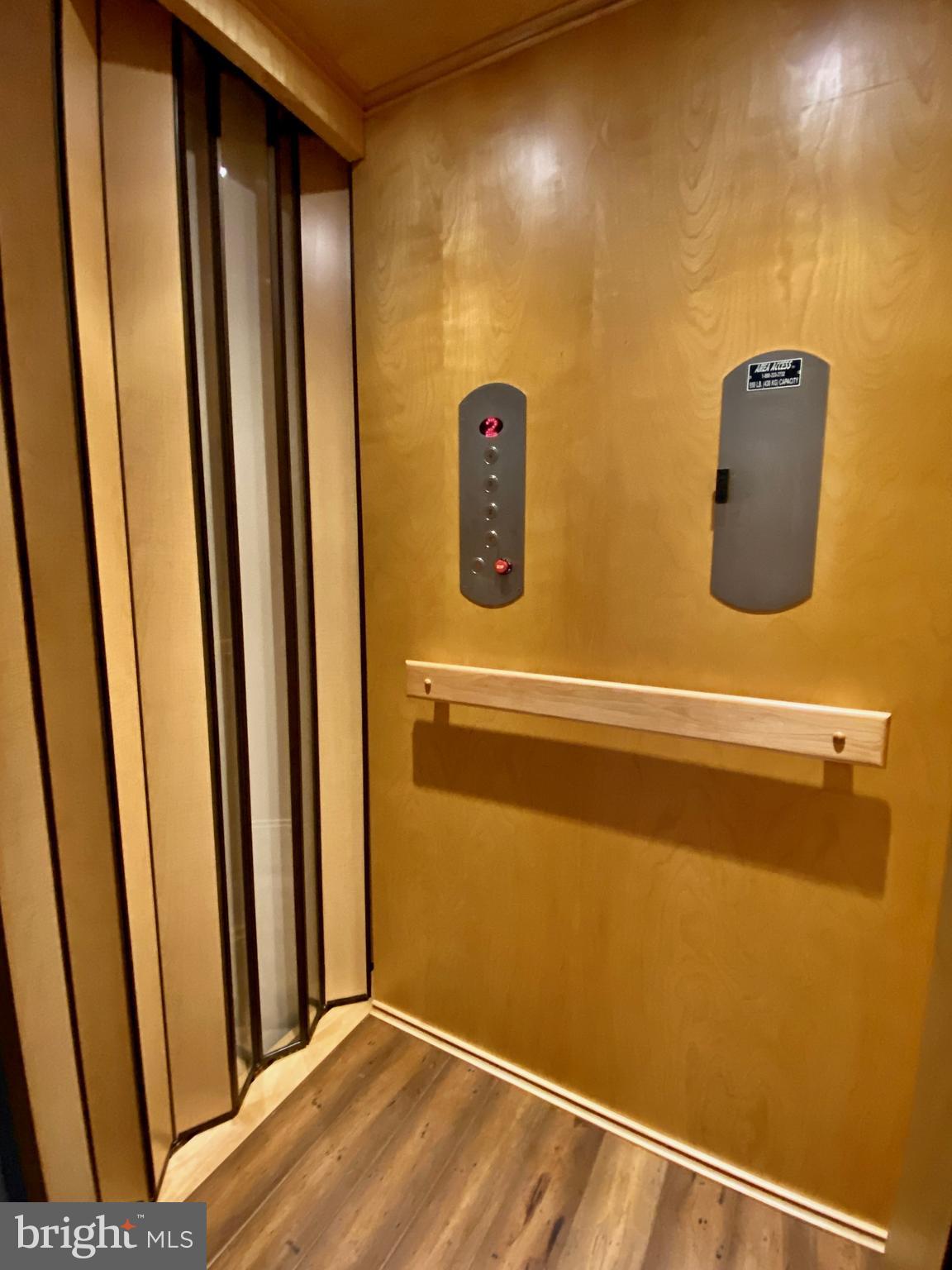 ASHBURN OVERLOOK - Residential Lease