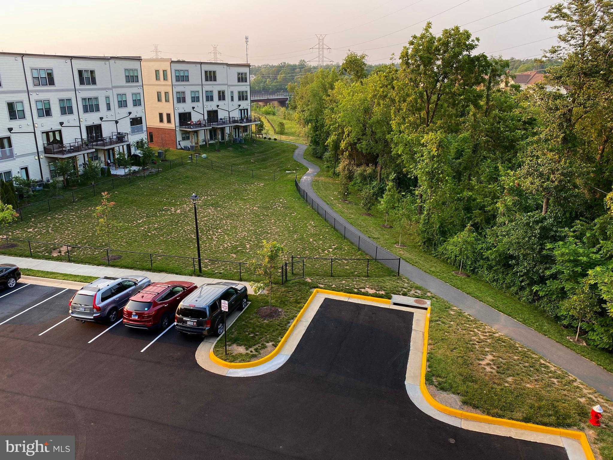 ASHBURN OVERLOOK - Residential Lease