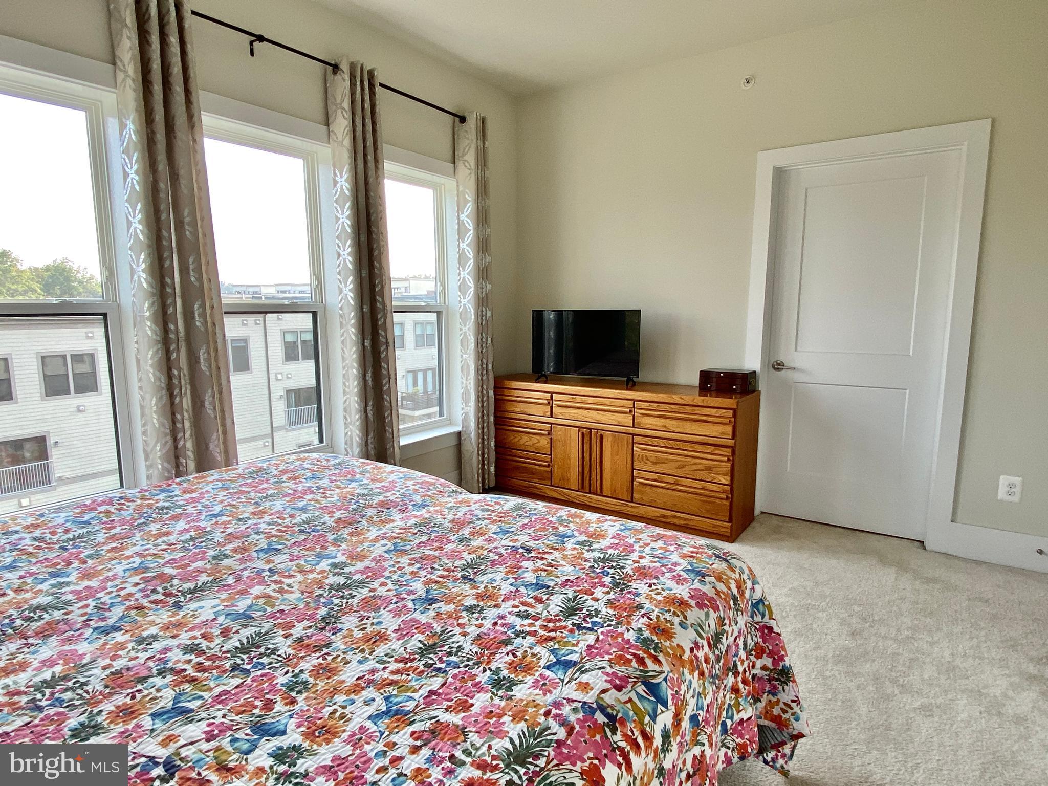 ASHBURN OVERLOOK - Residential Lease