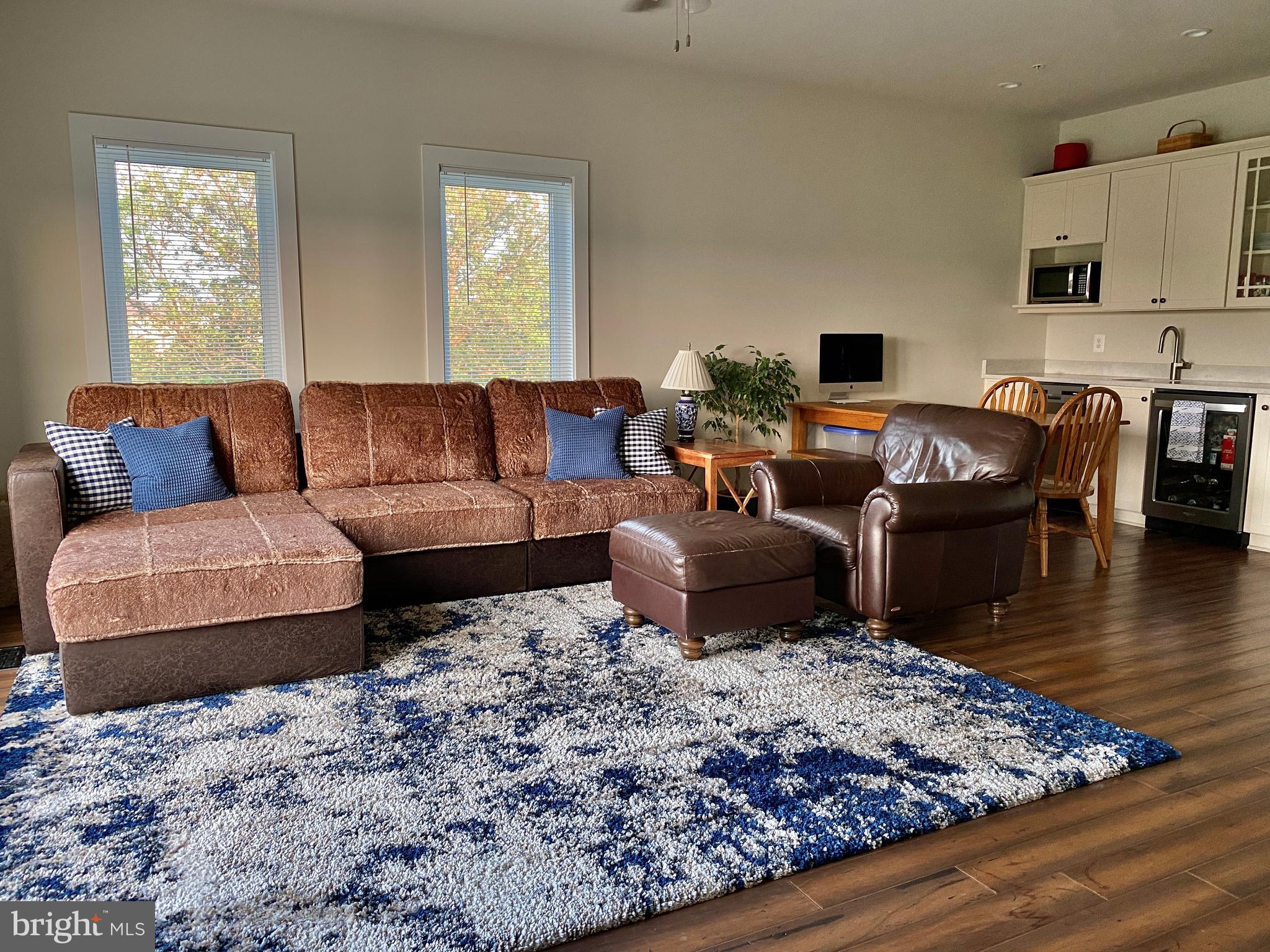 ASHBURN OVERLOOK - Residential Lease