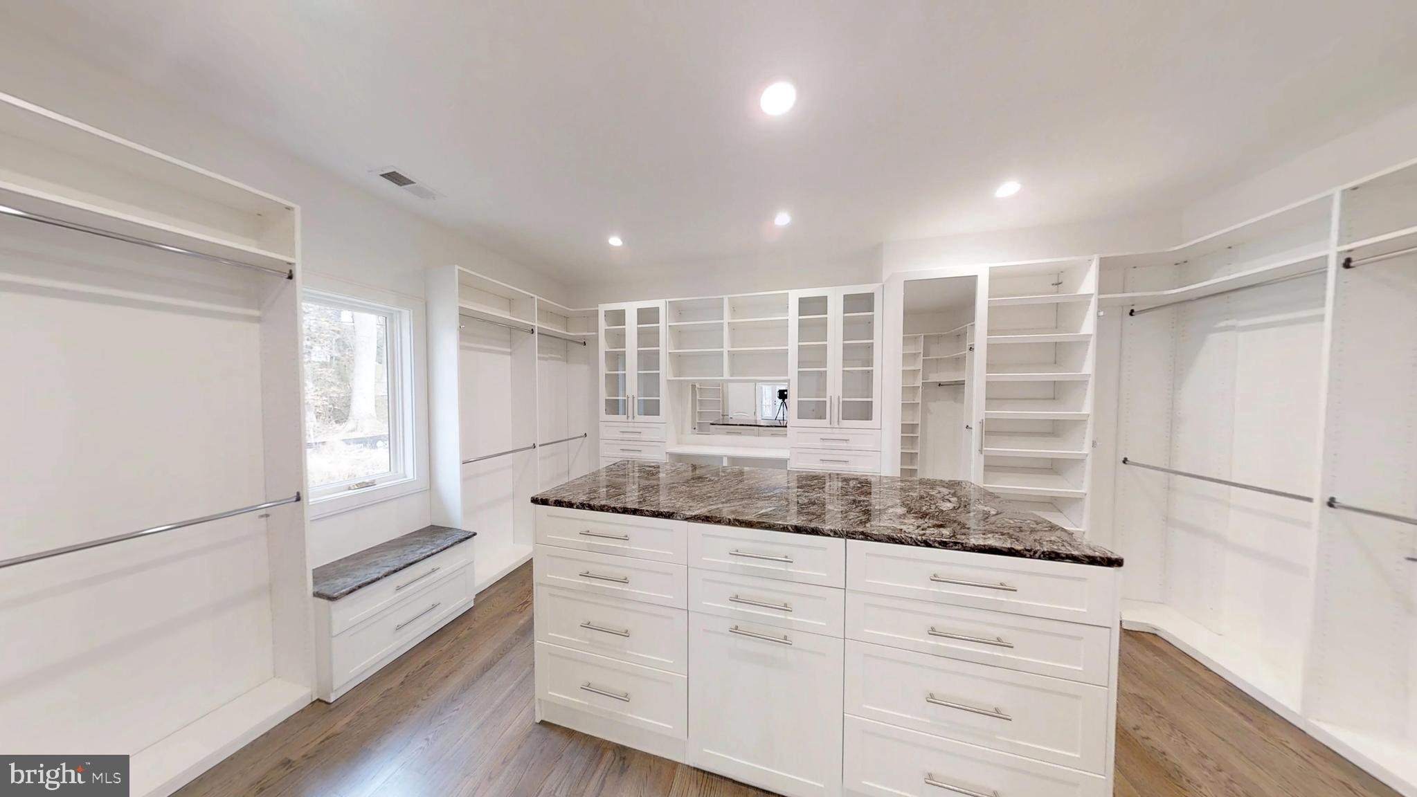 WOODHAVEN - Residential