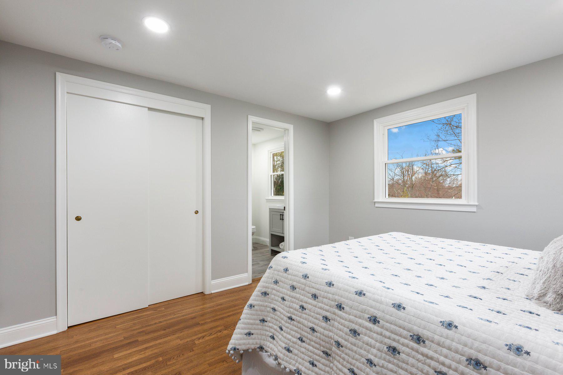 OXON HILL - Residential