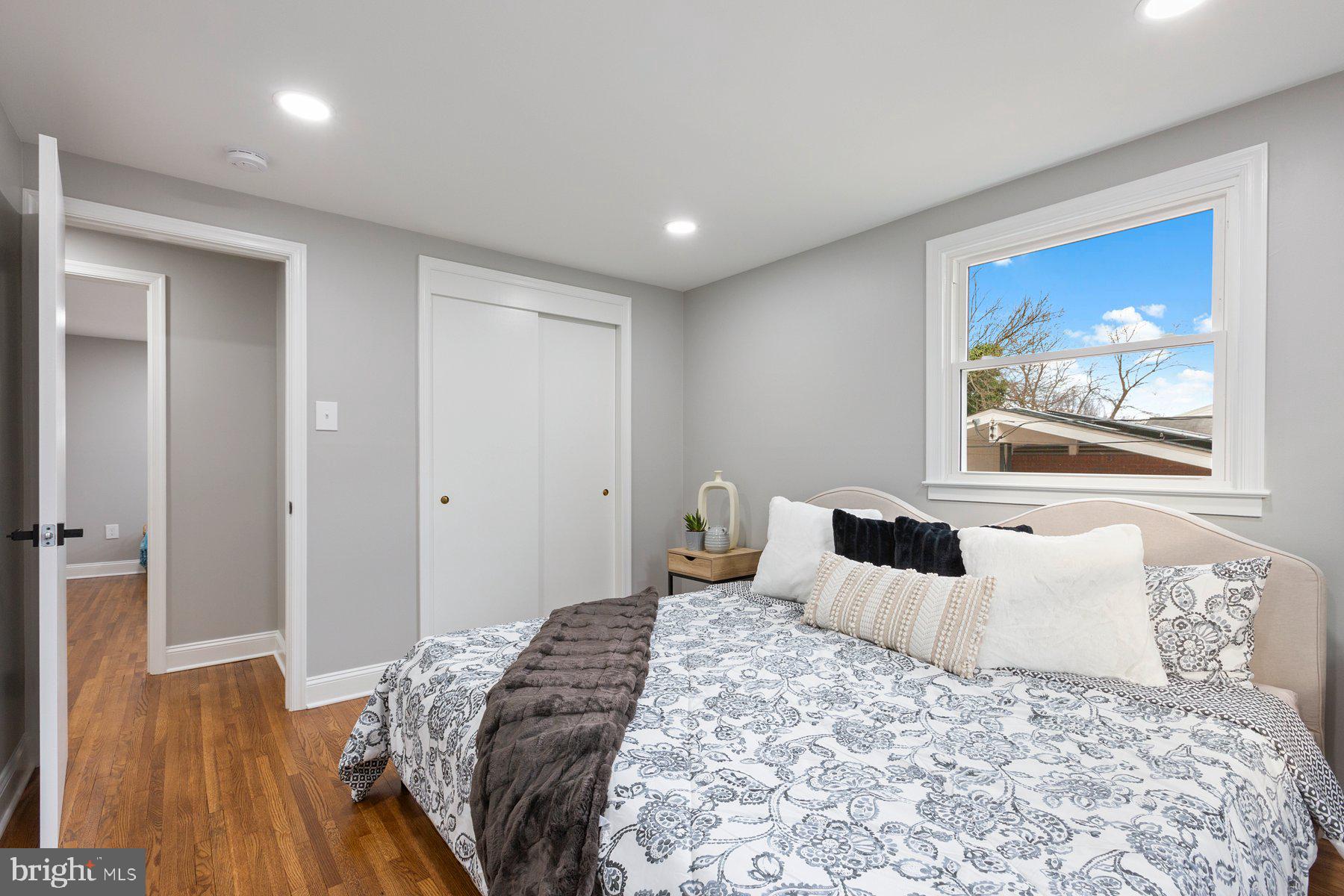 OXON HILL - Residential