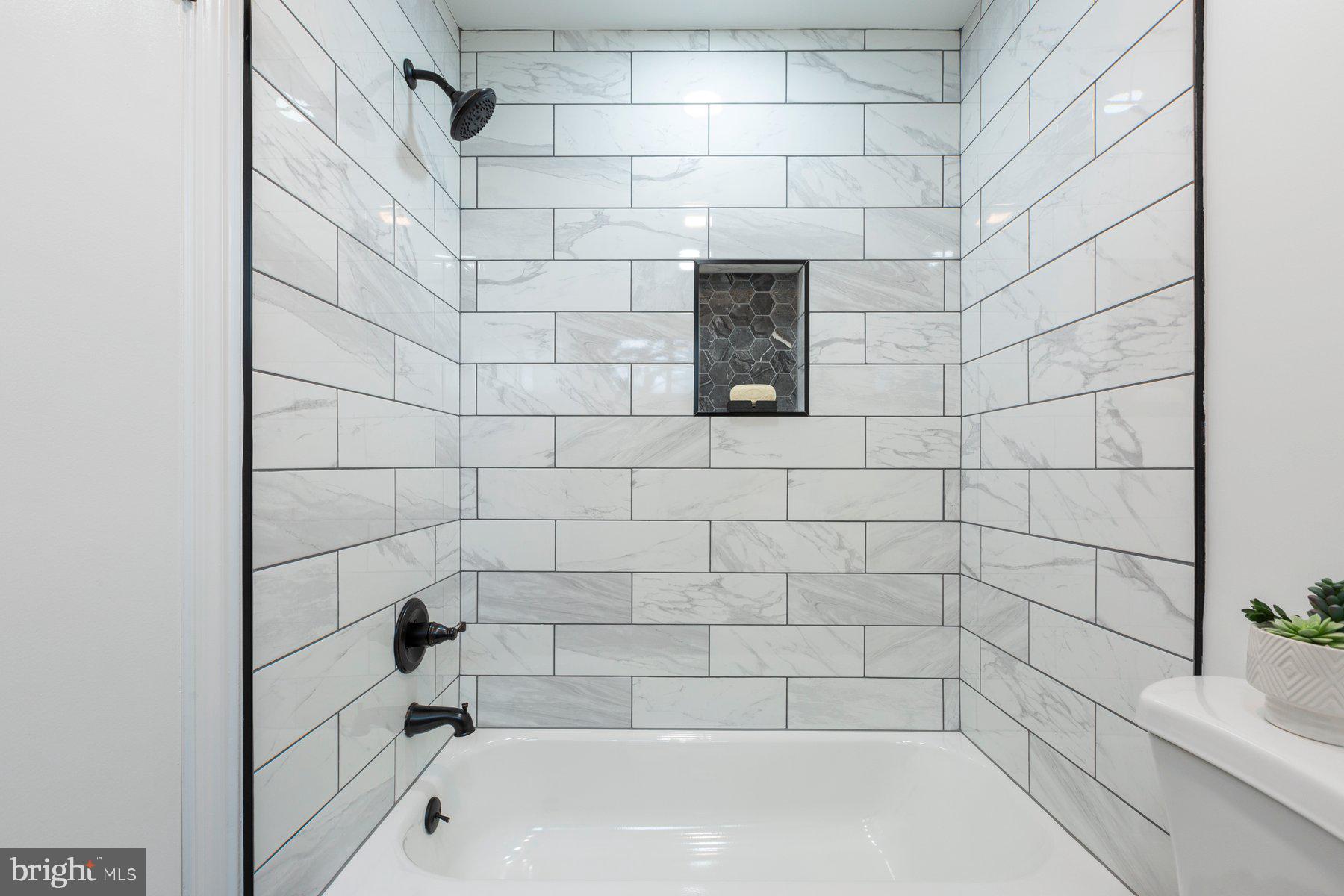 OXON HILL - Residential