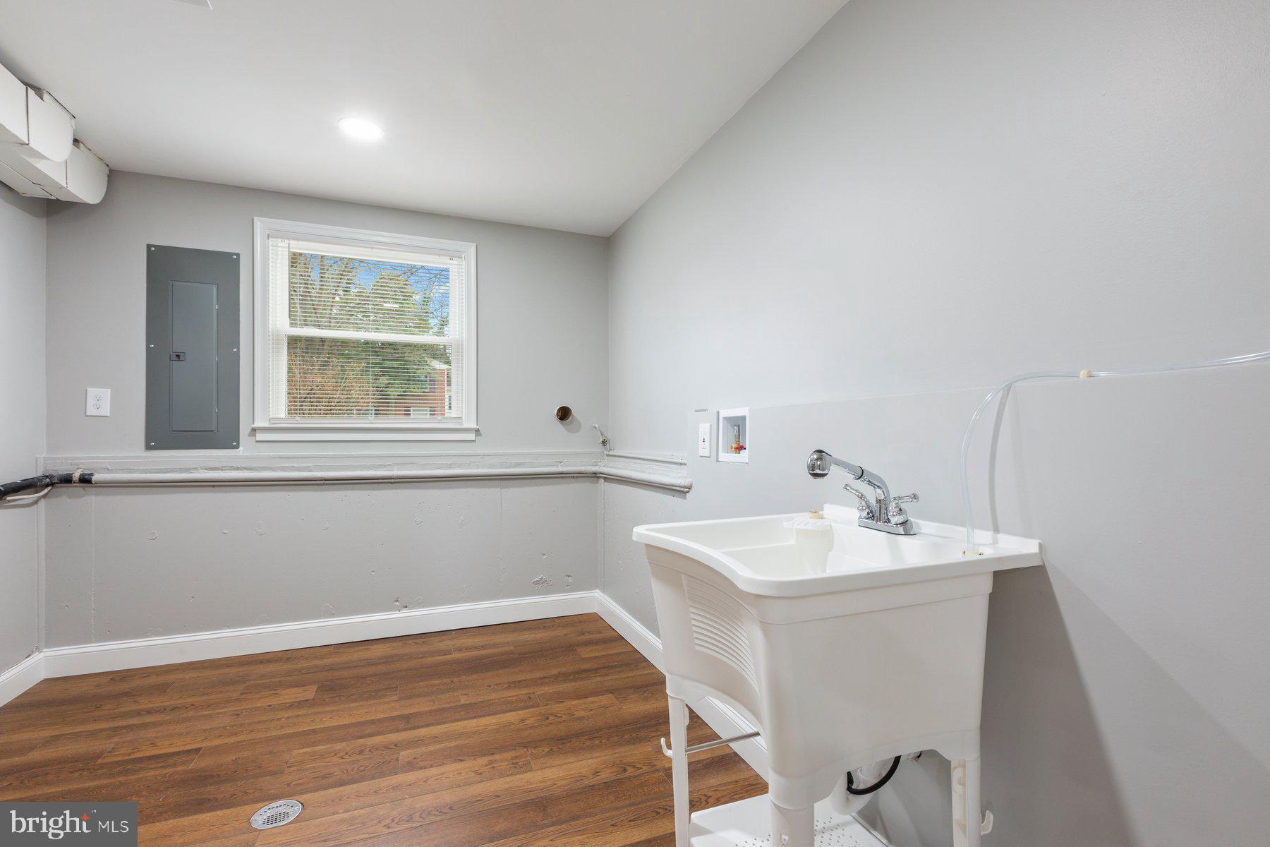 OXON HILL - Residential