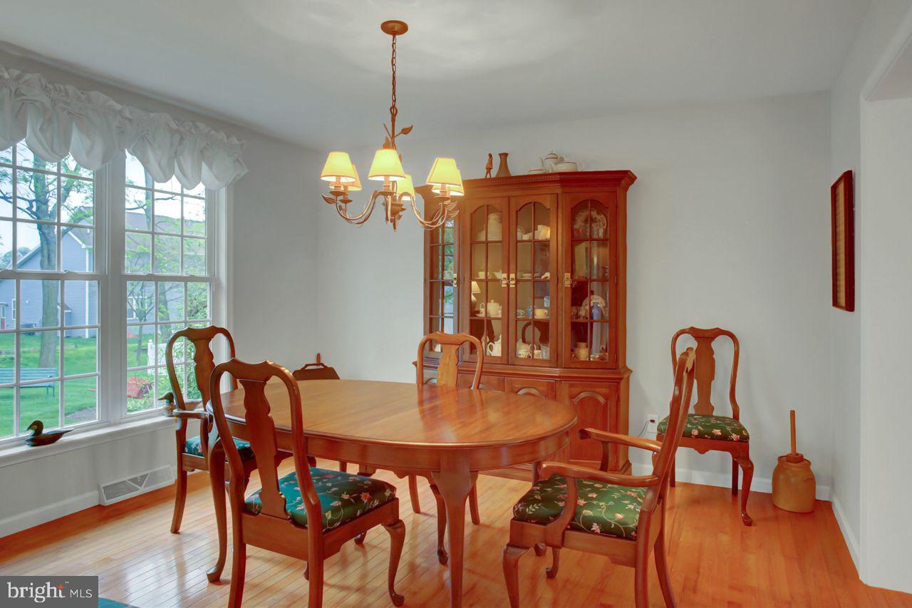 HAMPTON HILLS - Residential