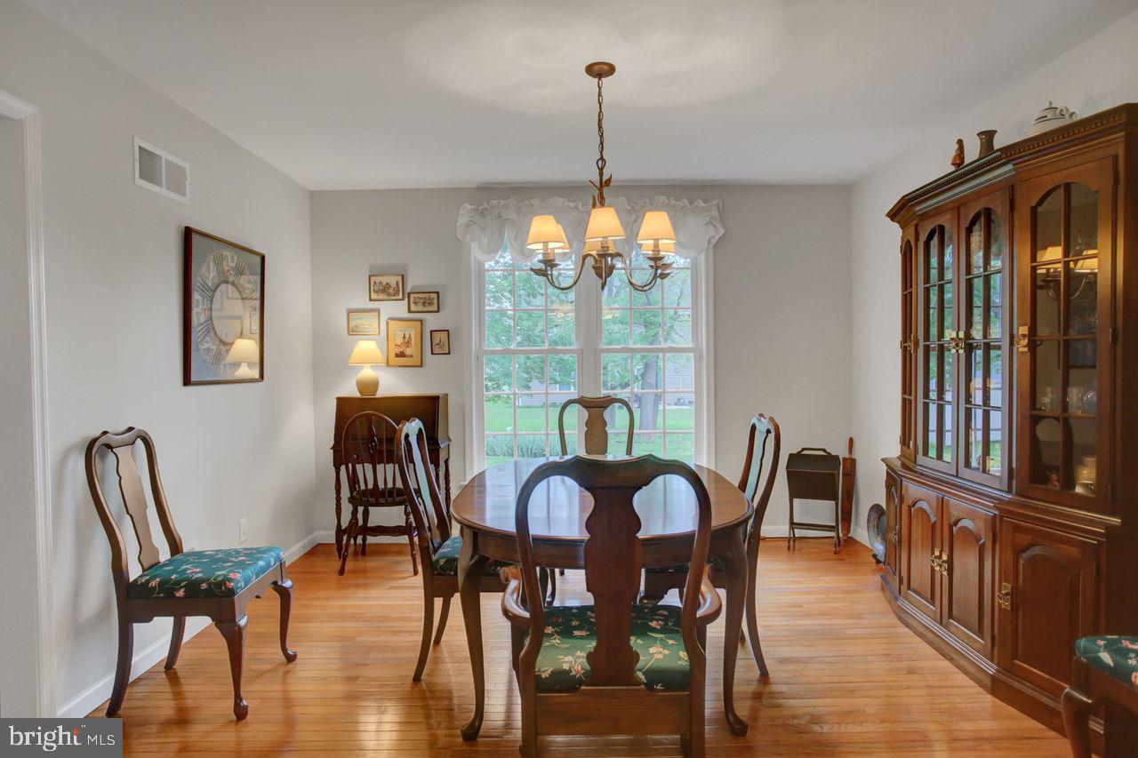 HAMPTON HILLS - Residential