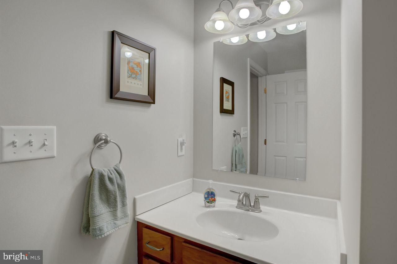 HAMPTON HILLS - Residential