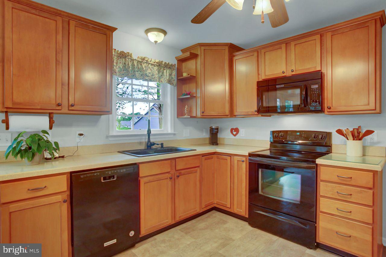 HAMPTON HILLS - Residential