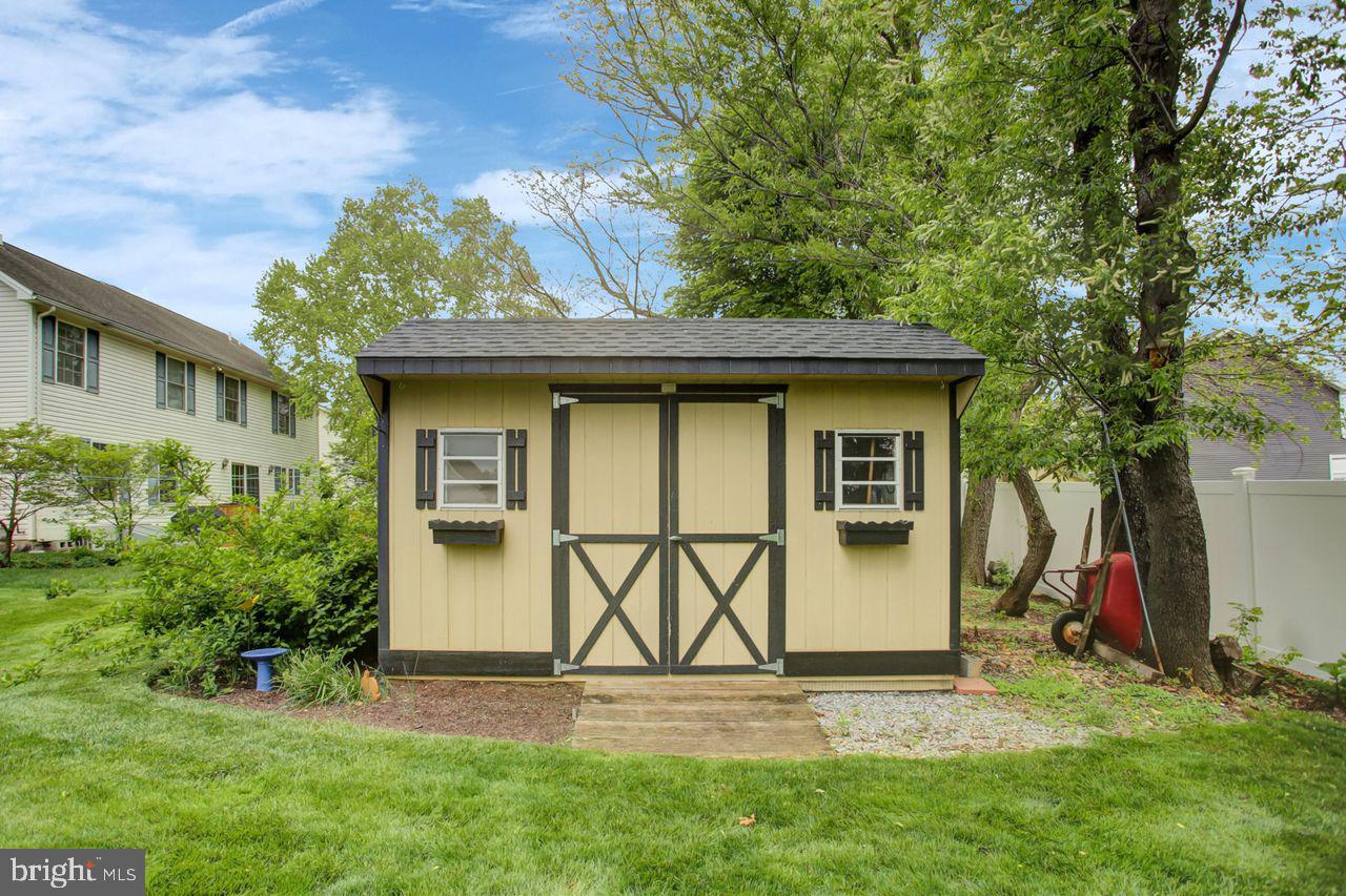 HAMPTON HILLS - Residential