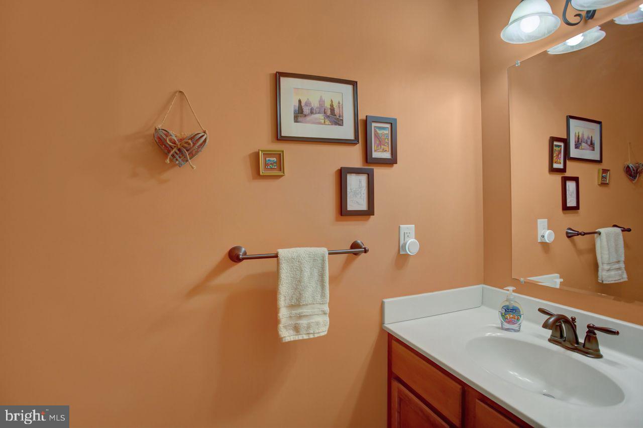 HAMPTON HILLS - Residential