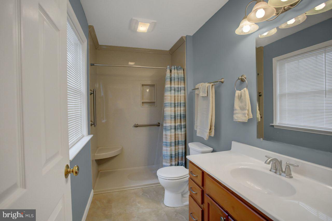 HAMPTON HILLS - Residential