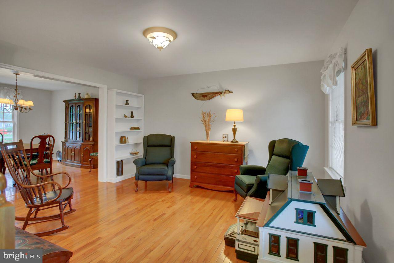 HAMPTON HILLS - Residential