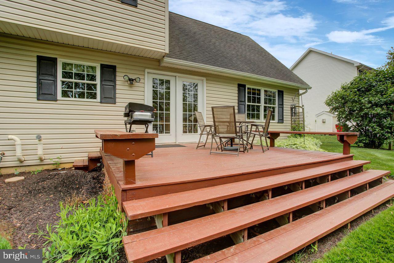 HAMPTON HILLS - Residential