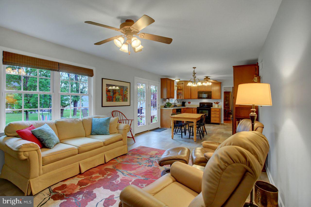 HAMPTON HILLS - Residential