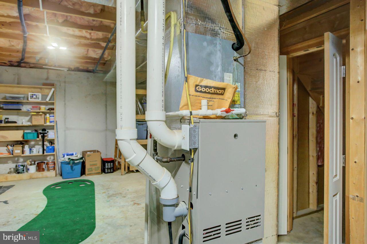 HAMPTON HILLS - Residential