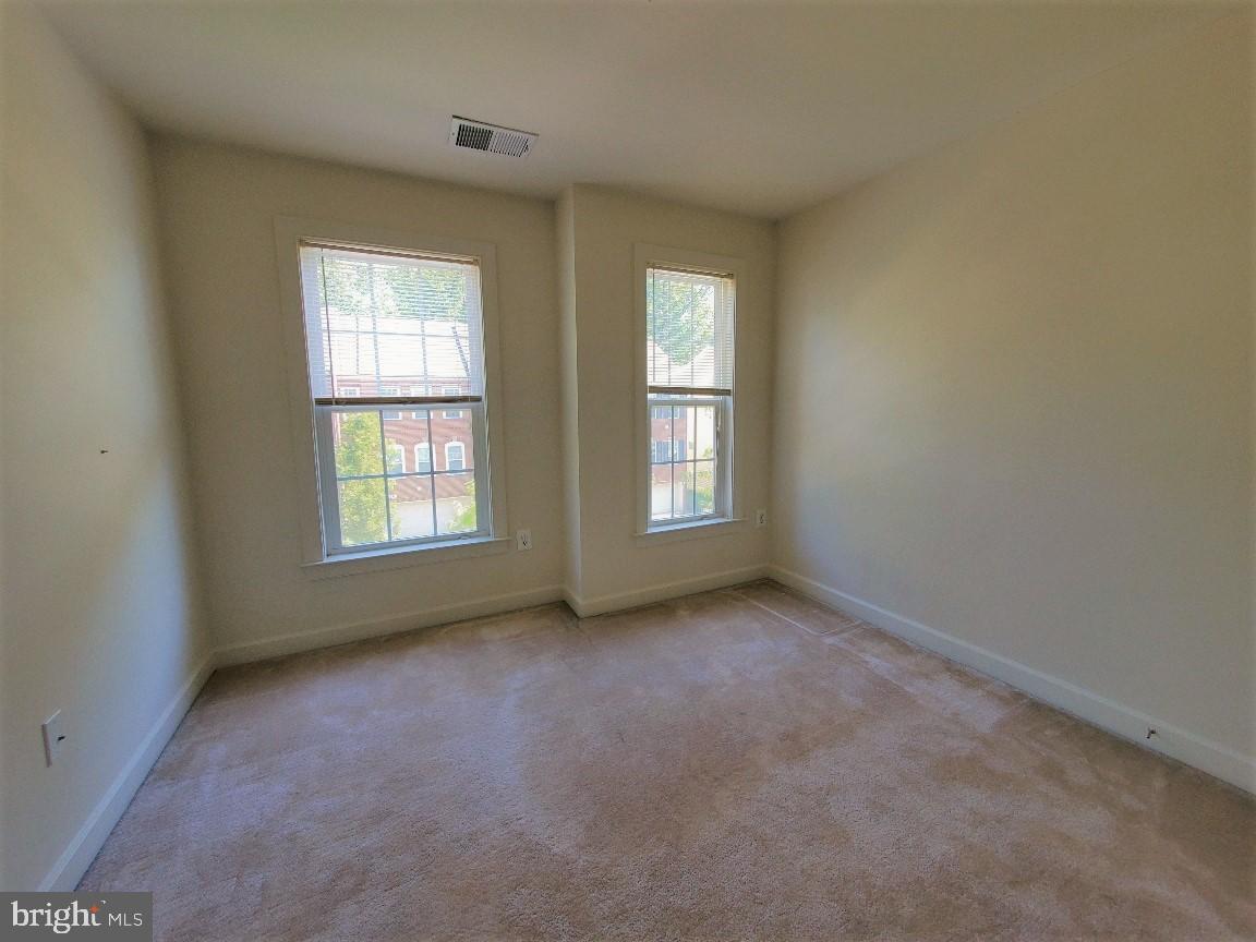 MONTGOMERY WHITE OAK - Residential Lease