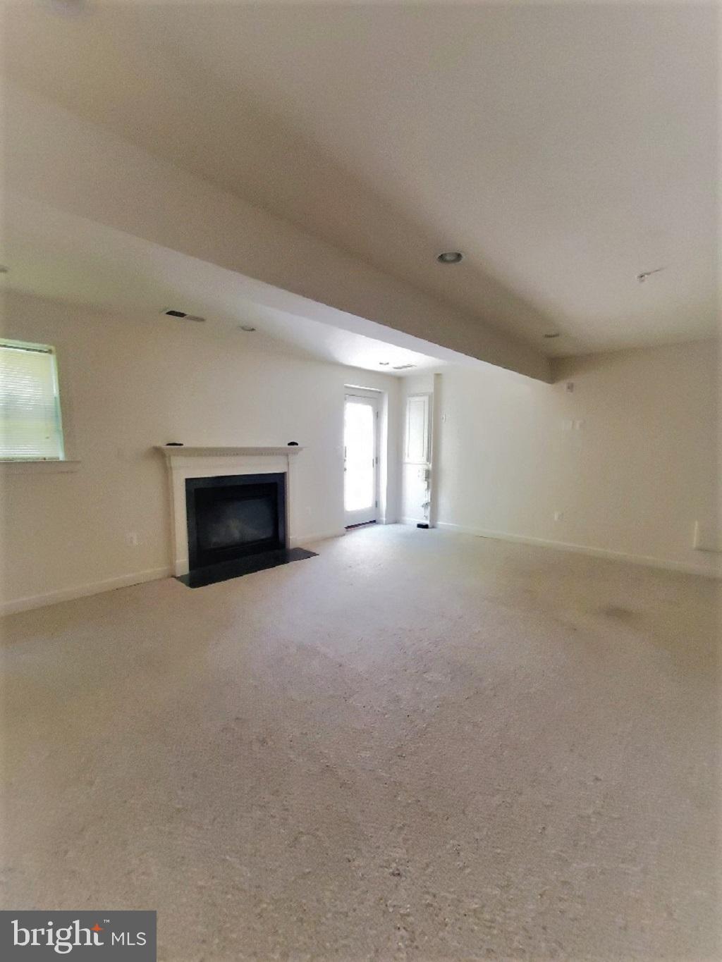 MONTGOMERY WHITE OAK - Residential Lease