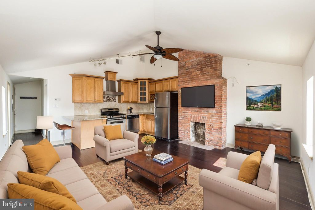 Photo of 1600 Frankford Avenue #3, PHILADELPHIA, PA 19125 (MLS # PAPH2555076)