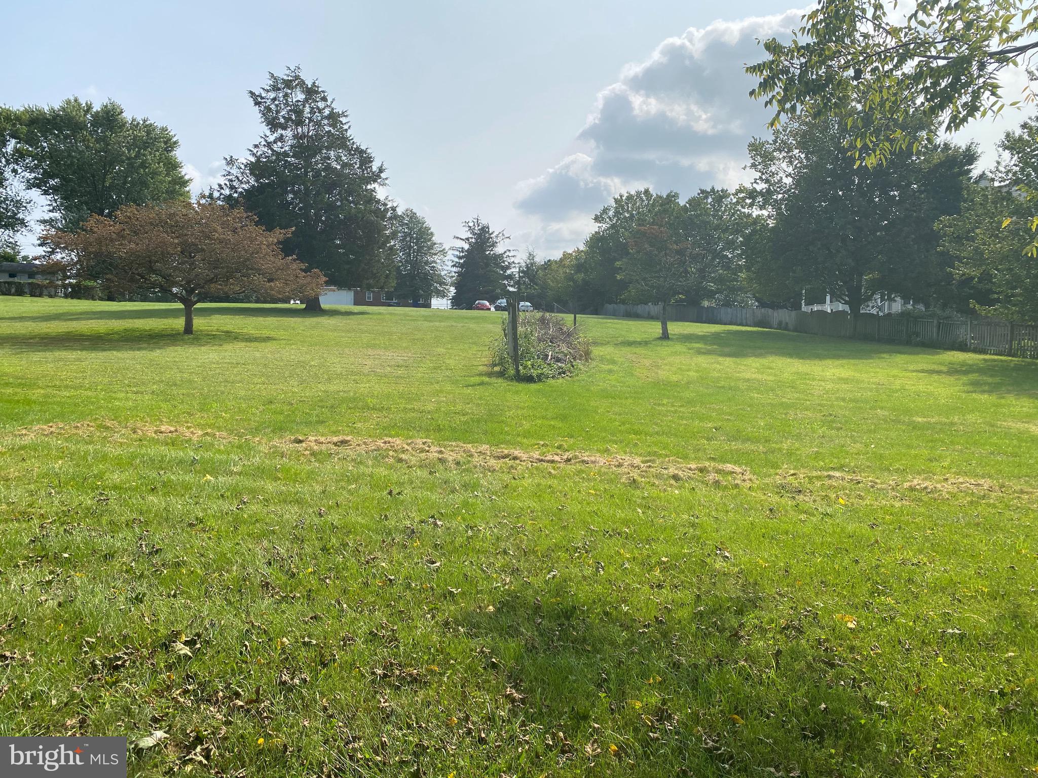 HOLLIFIELD - Residential