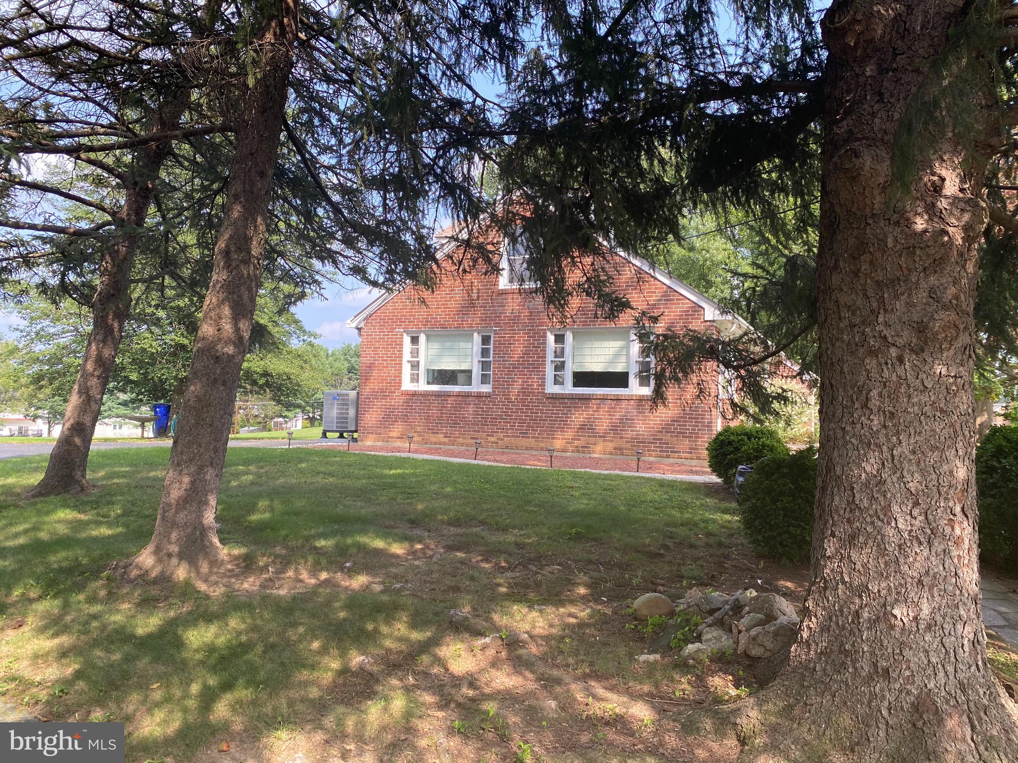 HOLLIFIELD - Residential