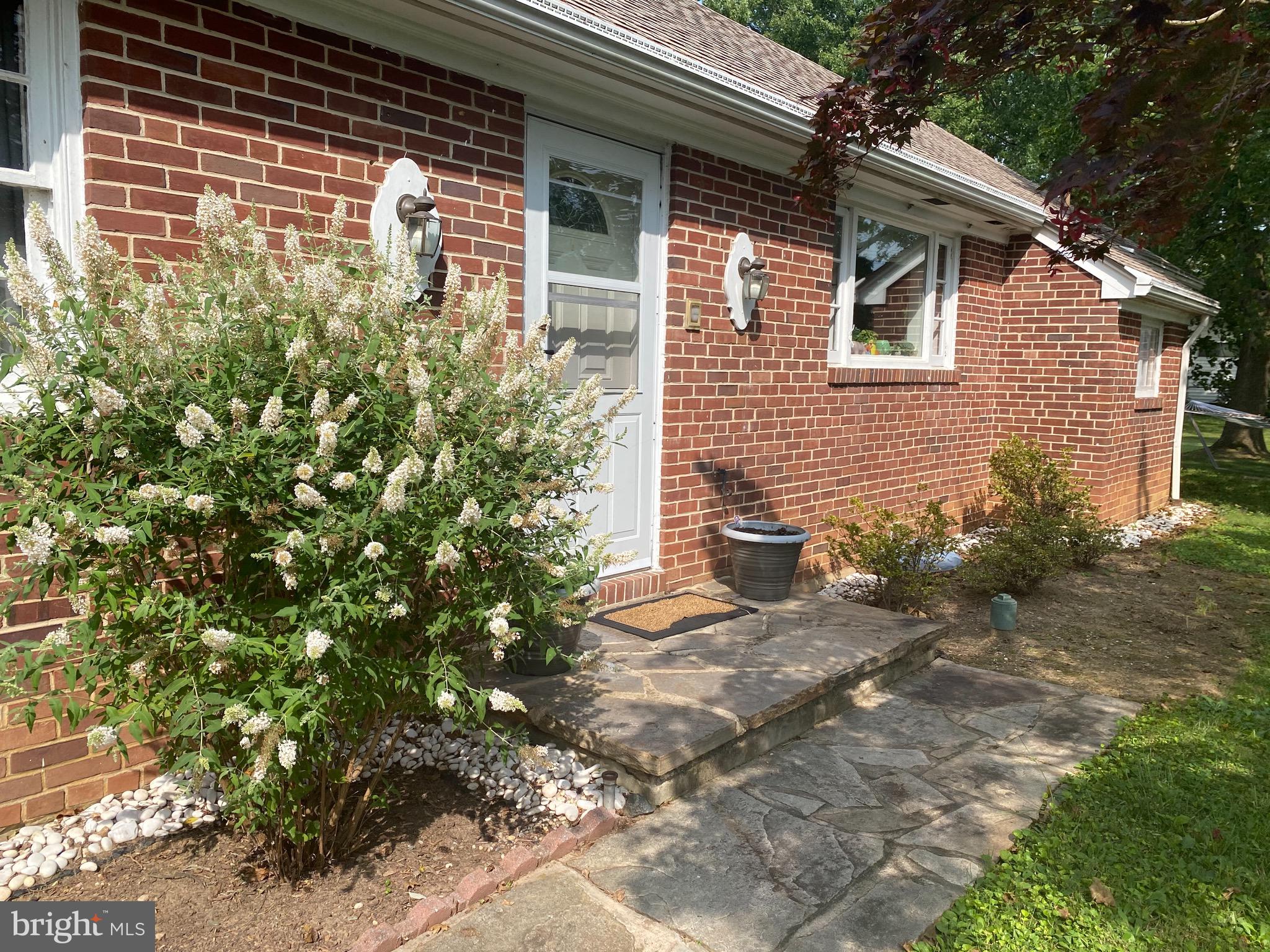 HOLLIFIELD - Residential