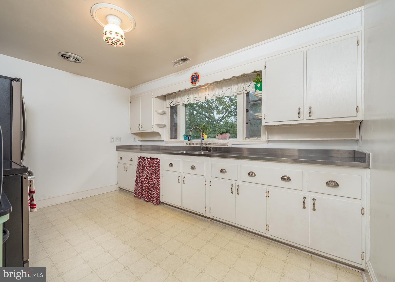 HOLLIFIELD - Residential