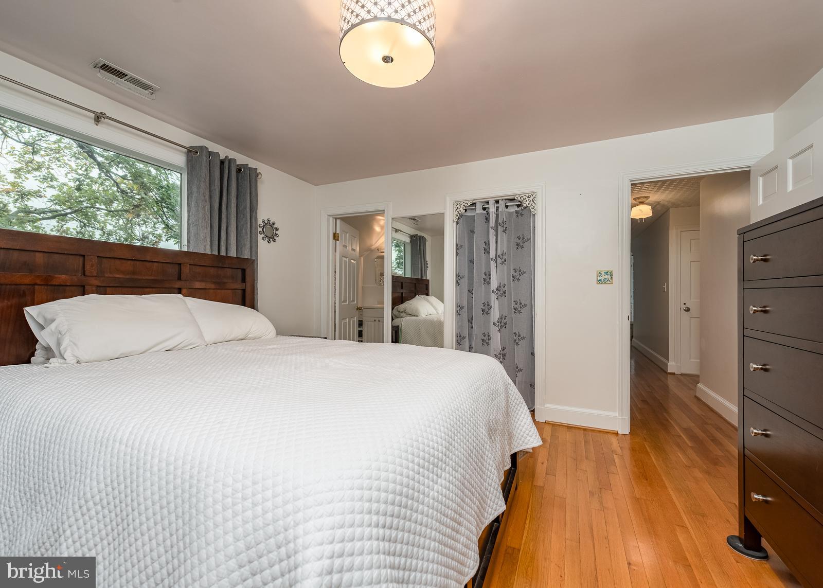 HOLLIFIELD - Residential