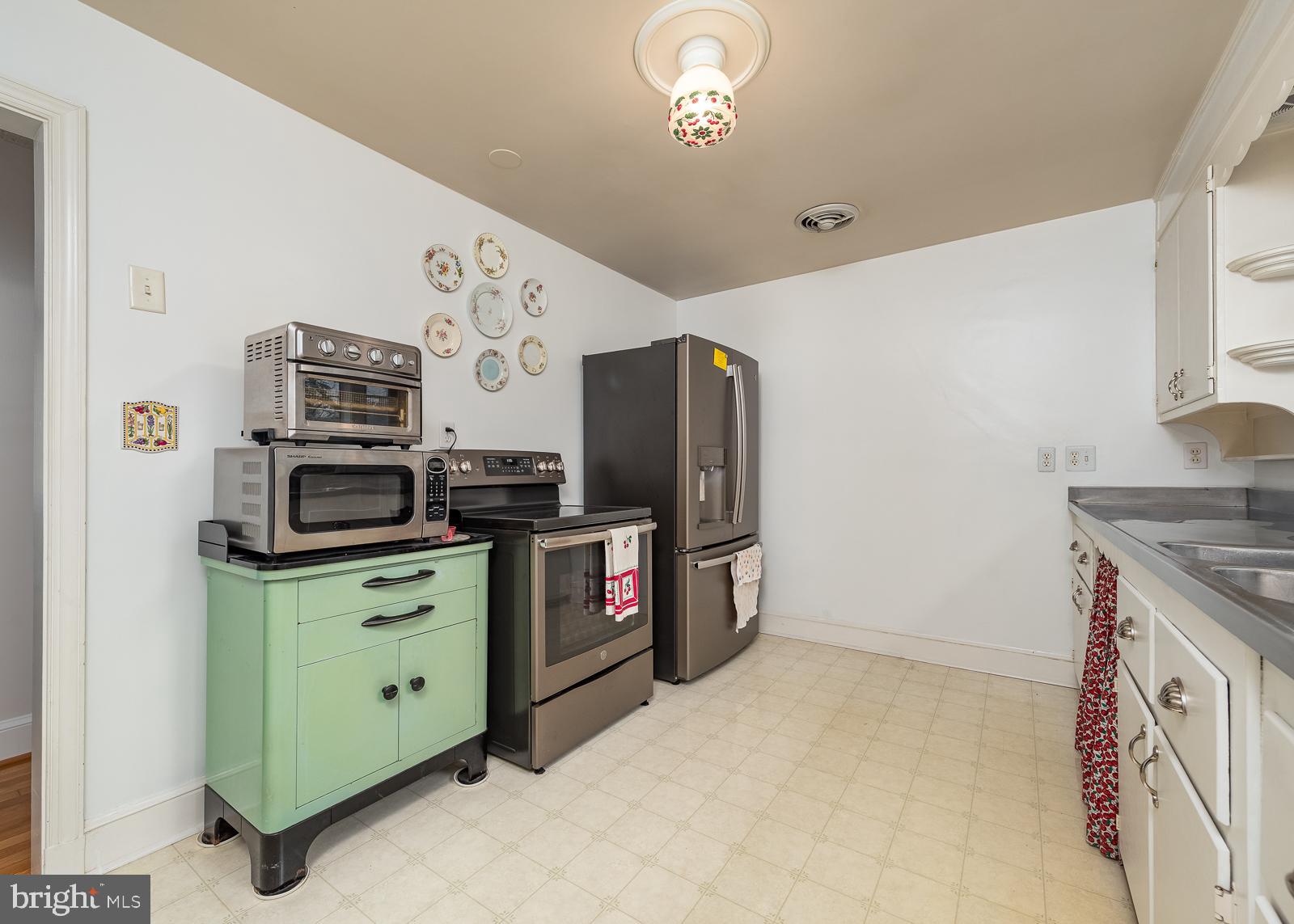 HOLLIFIELD - Residential